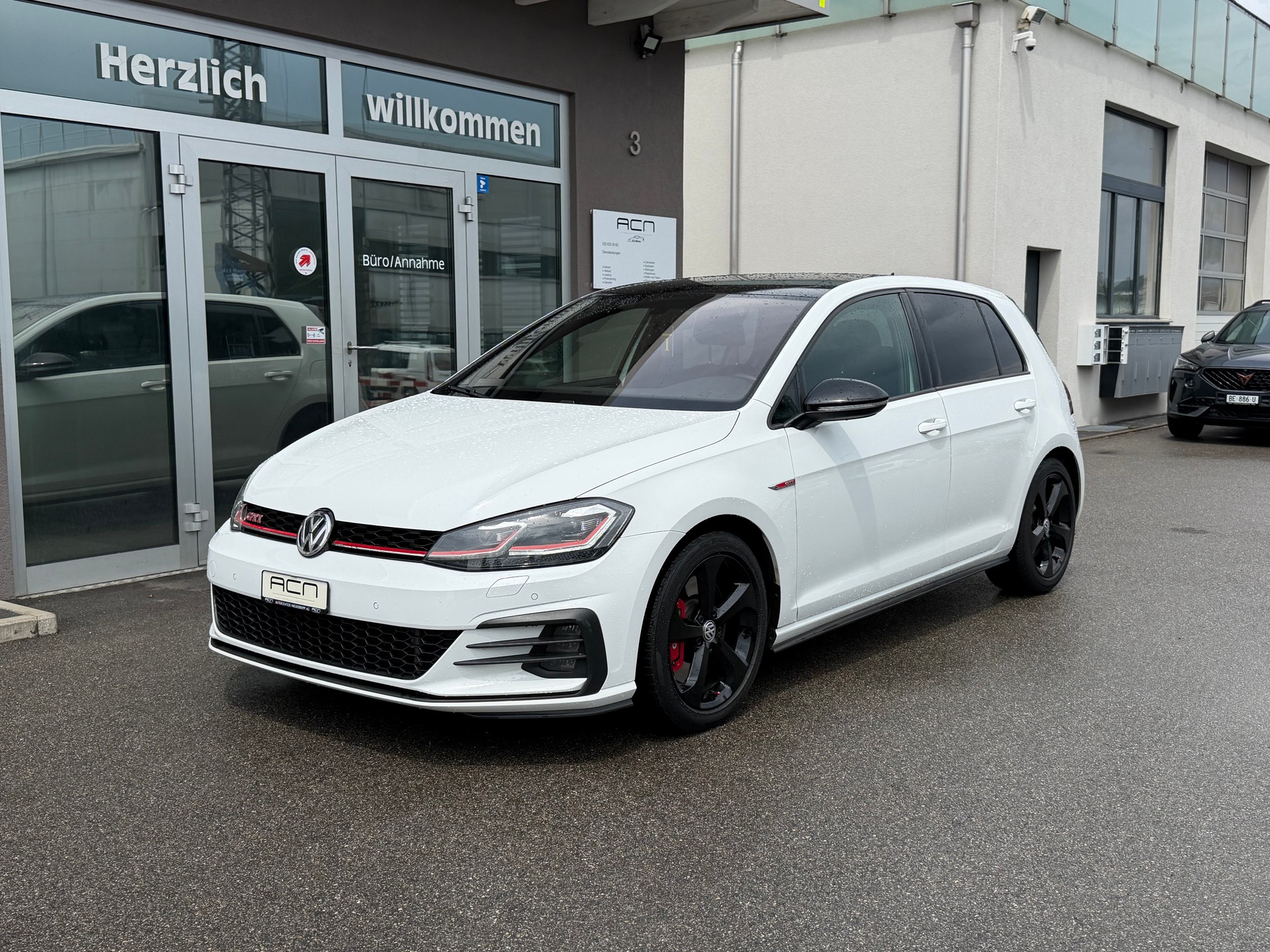 VW Golf 2.0 TSI GTI Performance DSG-showroom-element-2