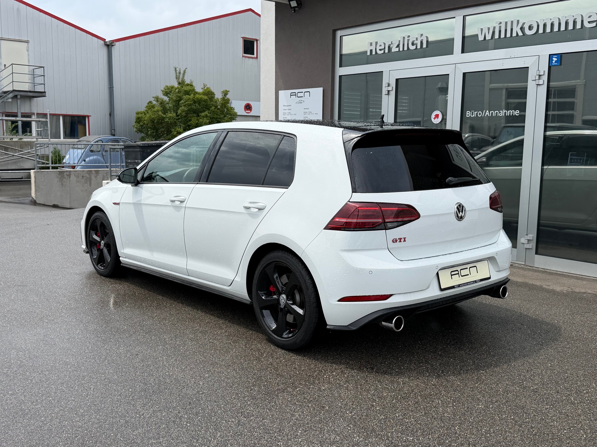 VW Golf 2.0 TSI GTI Performance DSG-image-4