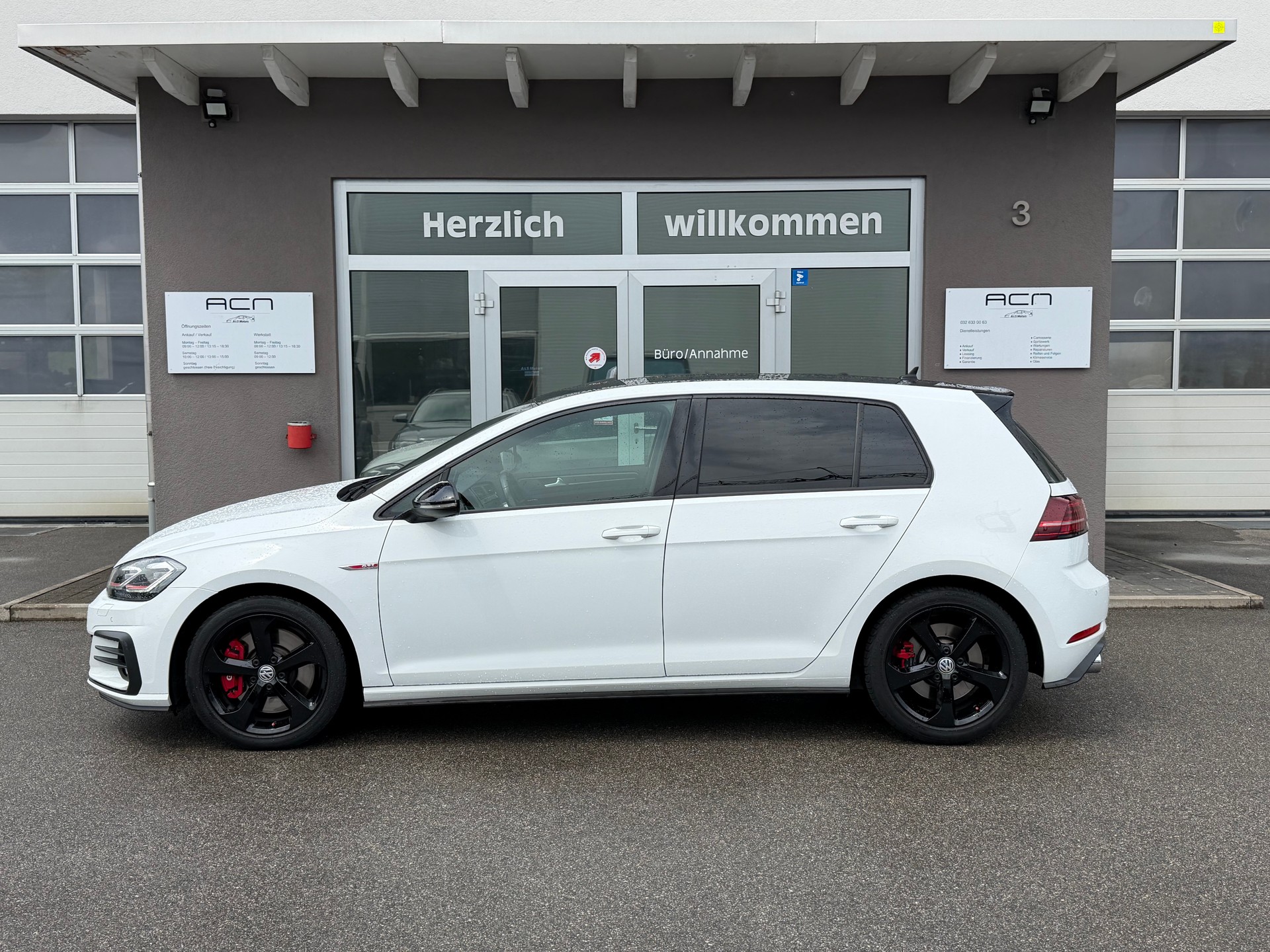 VW Golf 2.0 TSI GTI Performance DSG-showroom-element-3