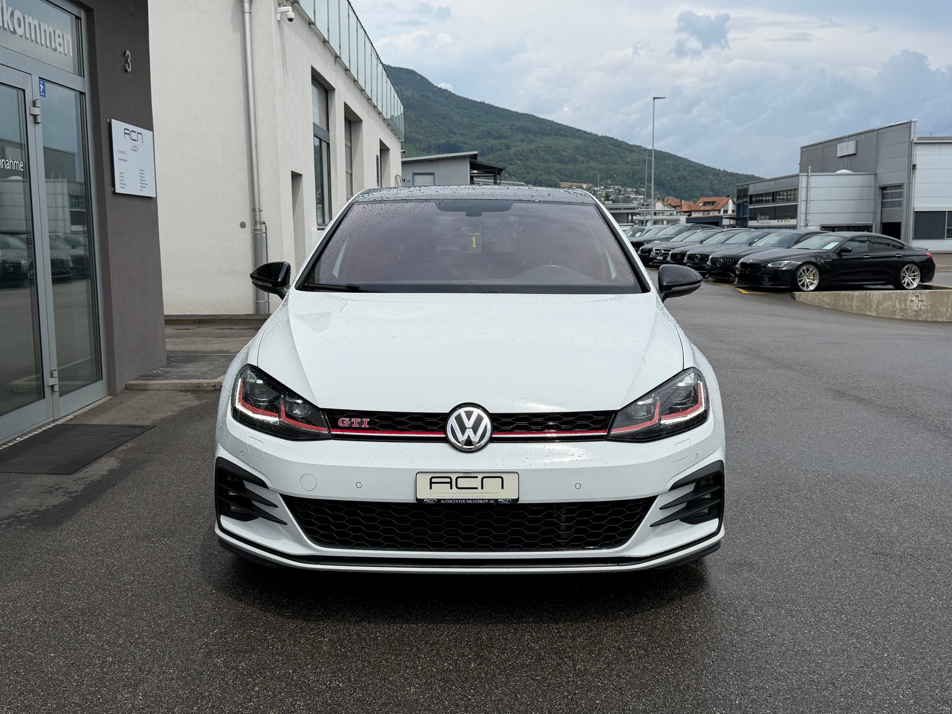 VW Golf 2.0 TSI GTI Performance DSG-showroom-element-1