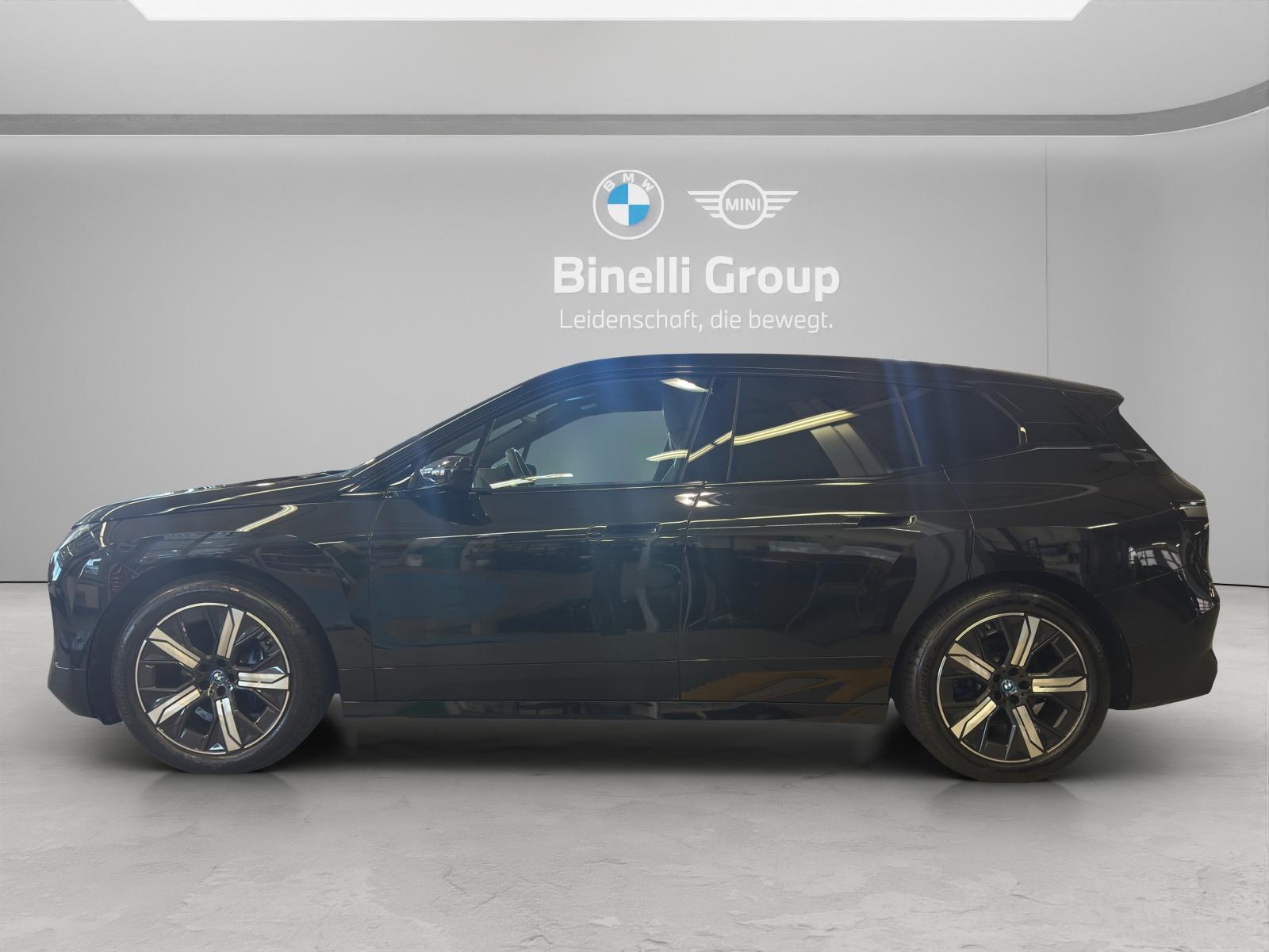 BMW iX xDrive40-showroom-element-3