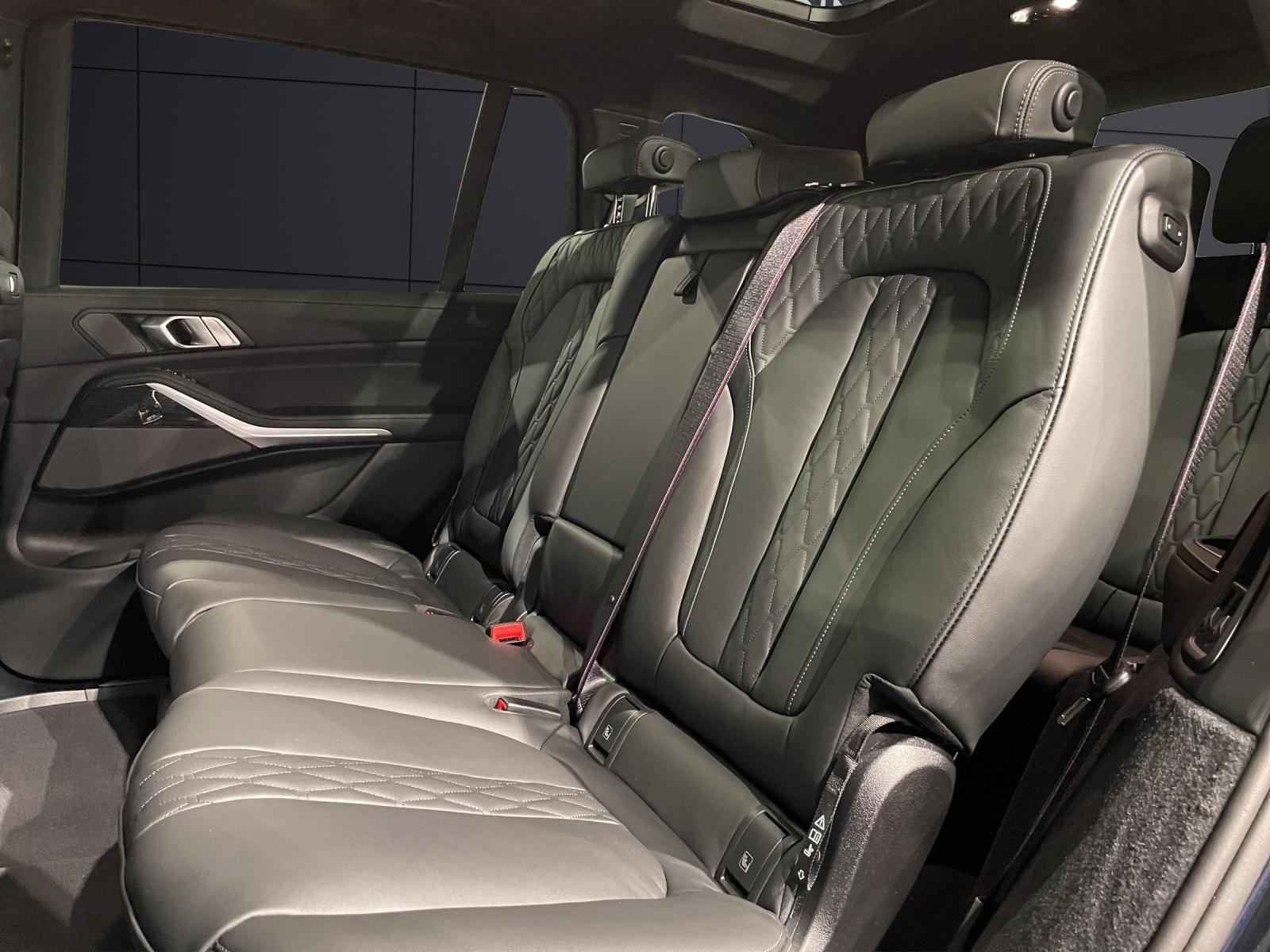 BMW X7 40i xDrive SAG-image-17