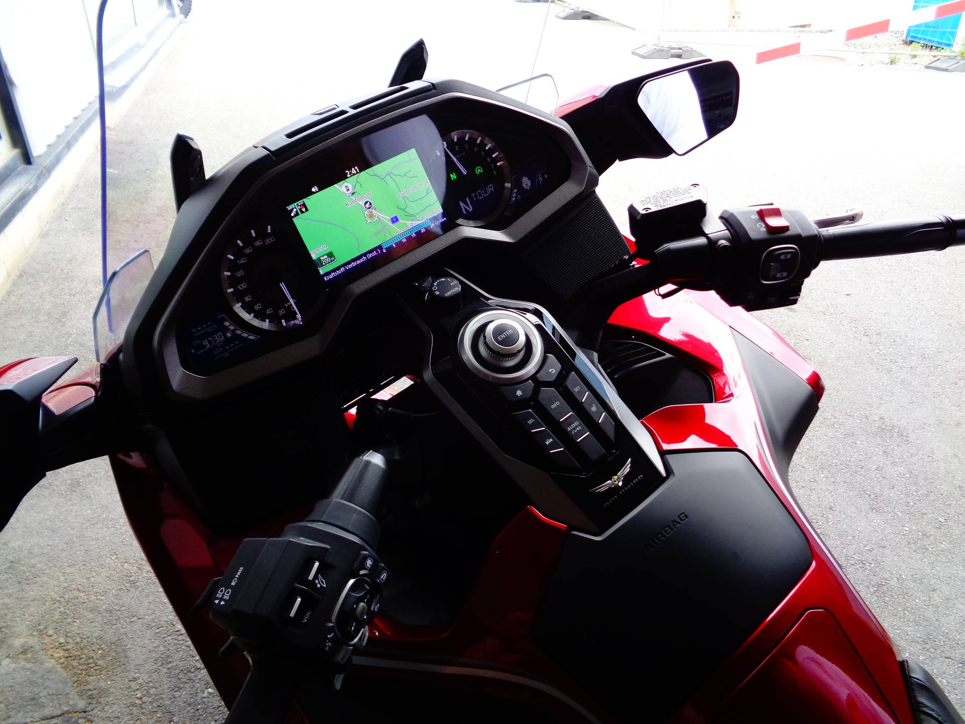 HONDA GL 1800 DA DCT Goldwing Tour-image-9