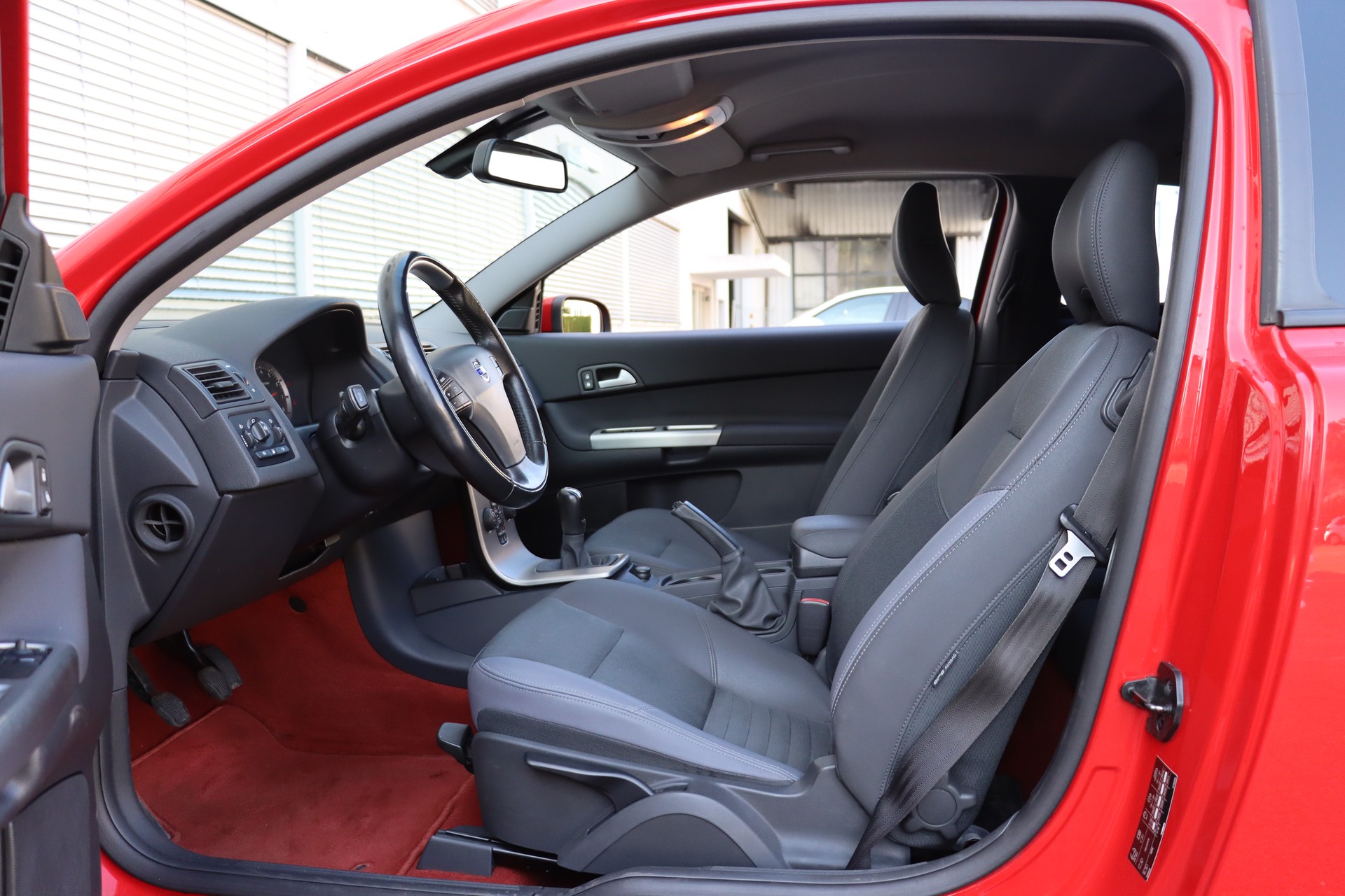VOLVO C30 2.0 Momentum-image-8