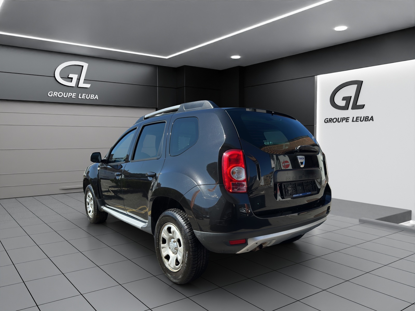 DACIA Duster 1.6 Lauréate 4x4-showroom-element-3