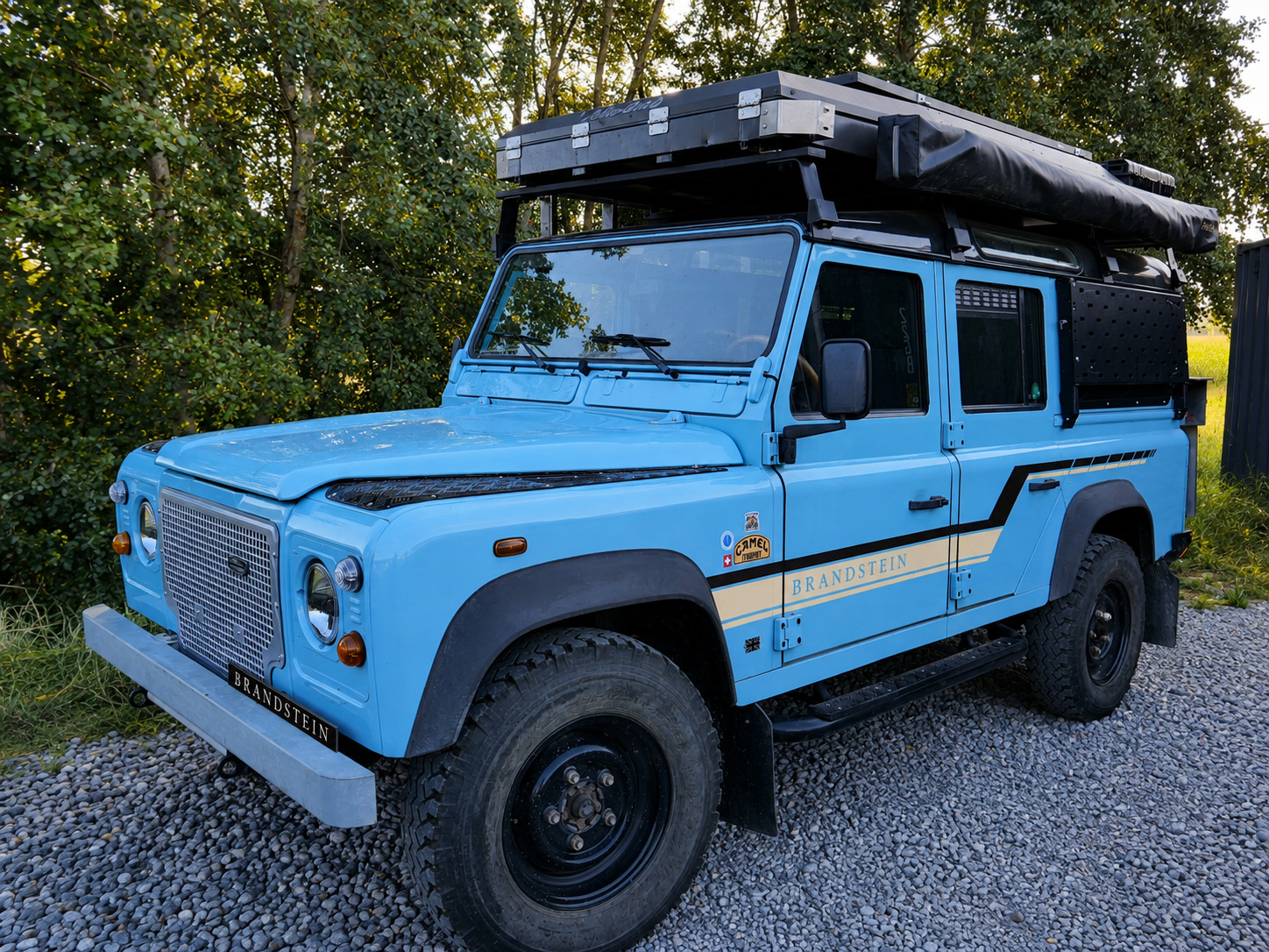 LAND ROVER DEFENDER
