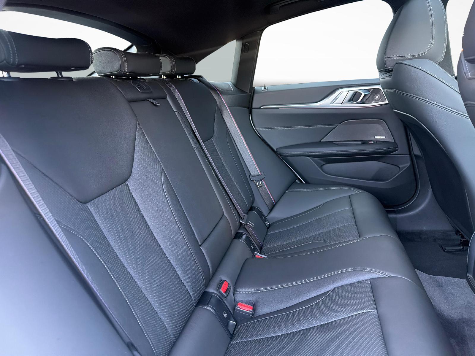 BMW i4 M60-image-10