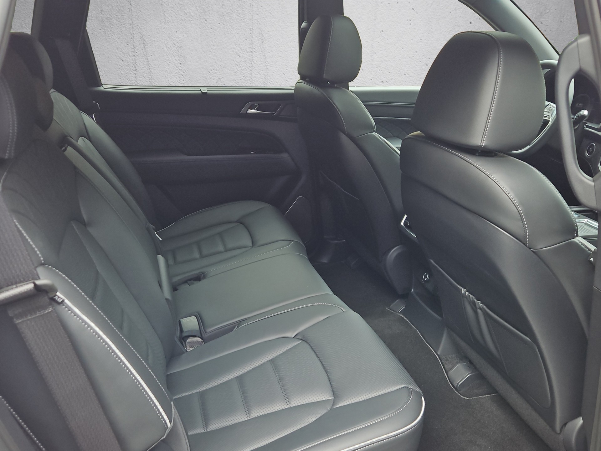 KGM-SsangYong Rexton 2.2 Diesel Blackline 4WD - 3'500kg-image-21