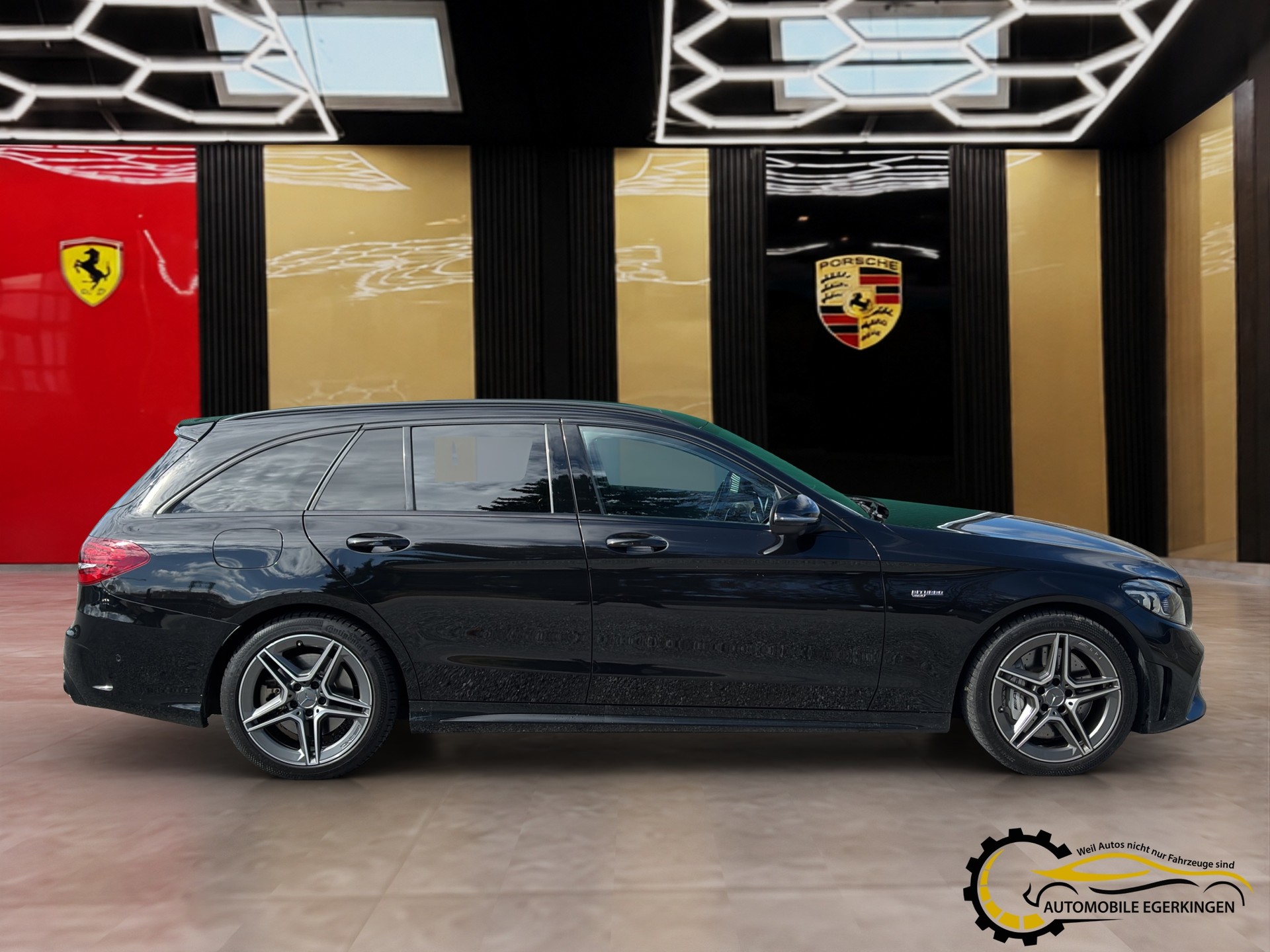 MERCEDES-BENZ C 43 AMG 4matic Kombi-showroom-element-3