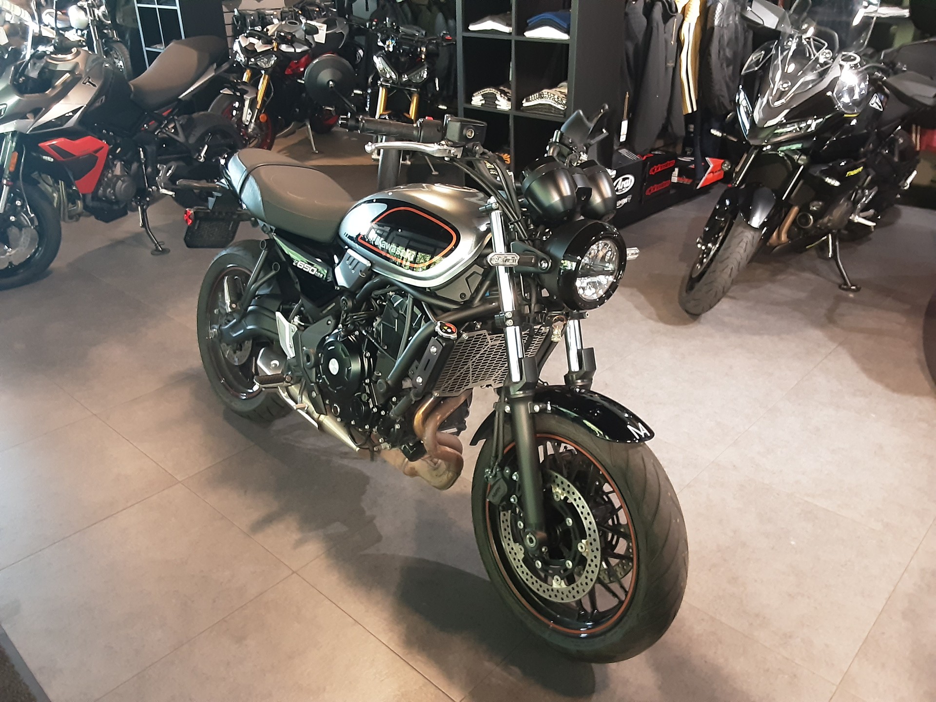 KAWASAKI Z 650 RS-image-2