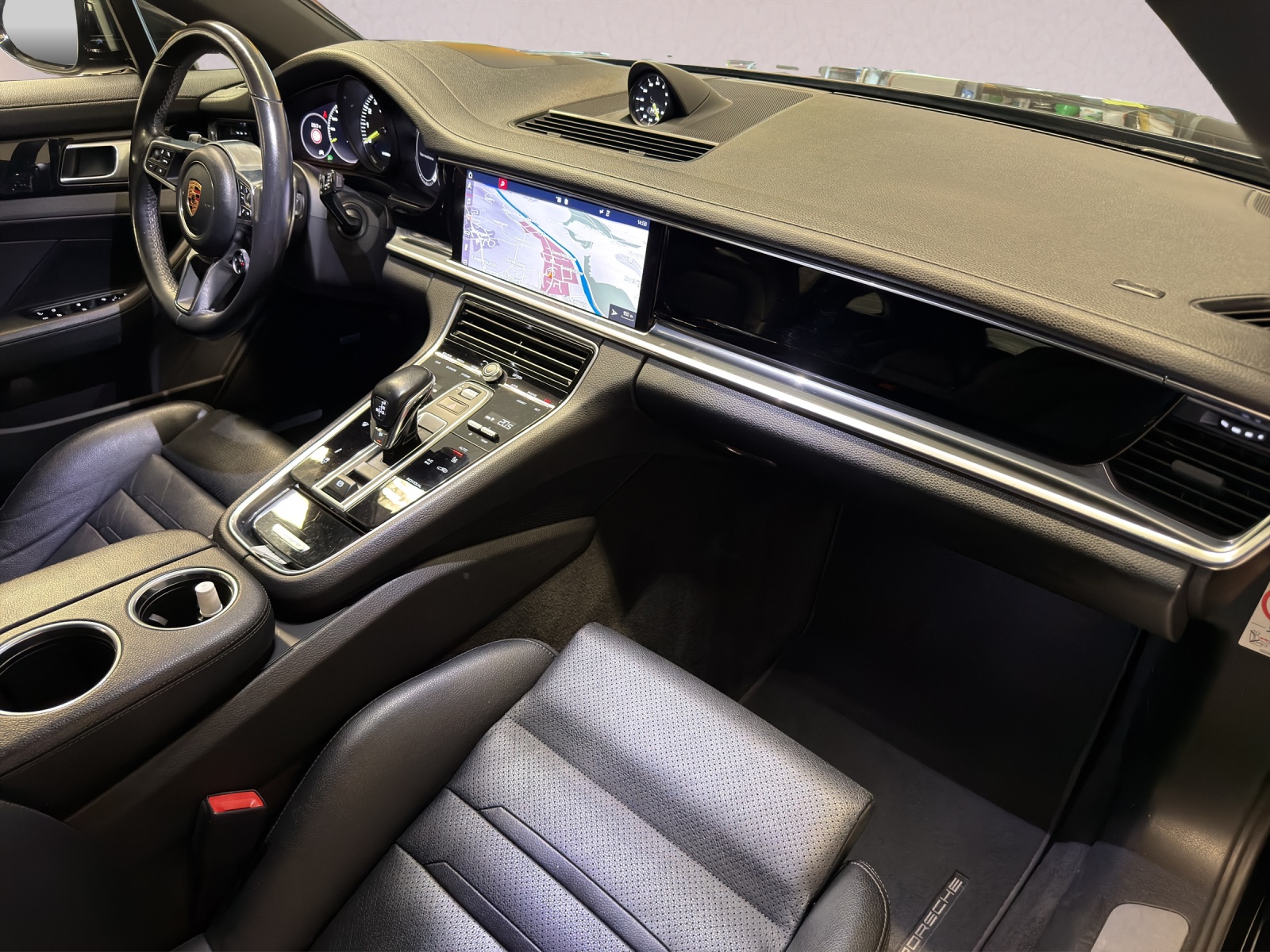 PORSCHE Panamera 4 E-Hybrid Sport Turismo PDK-image-14