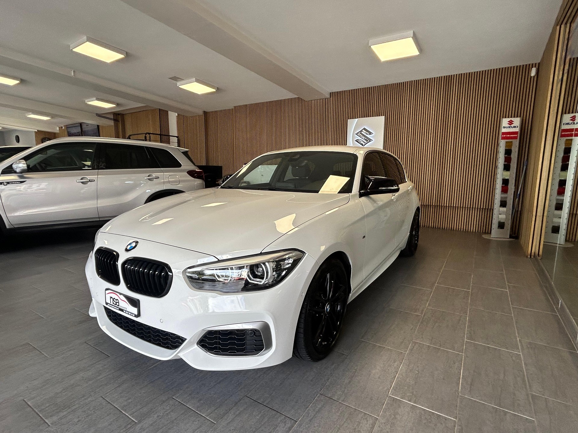 BMW M140i xDrive F20-showroom-element-3