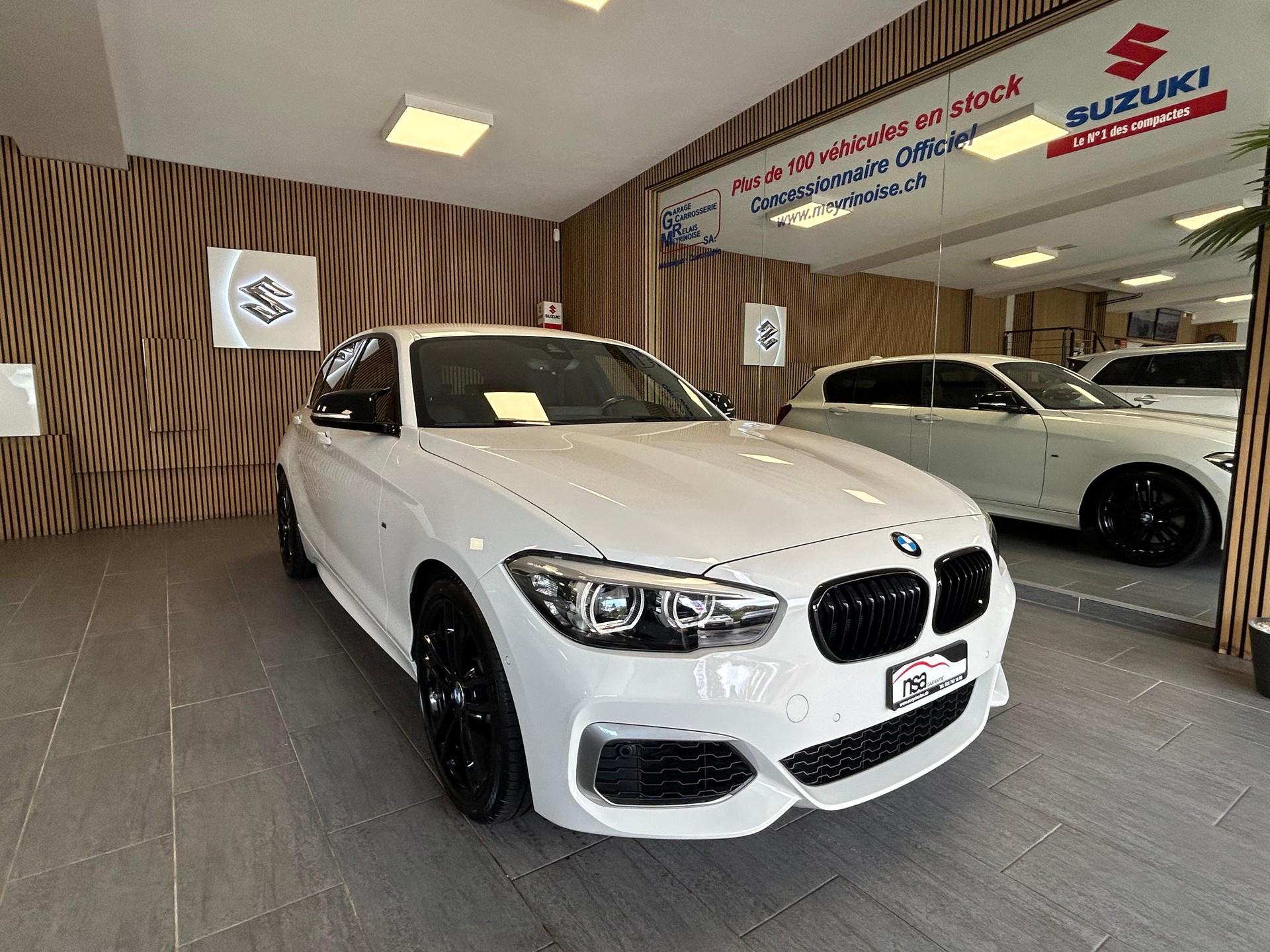 BMW M140i xDrive F20-showroom-element-1