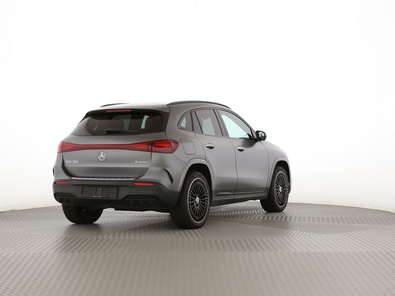 MERCEDES-BENZ EQA 350 AMG Line 4Matic-showroom-element-2