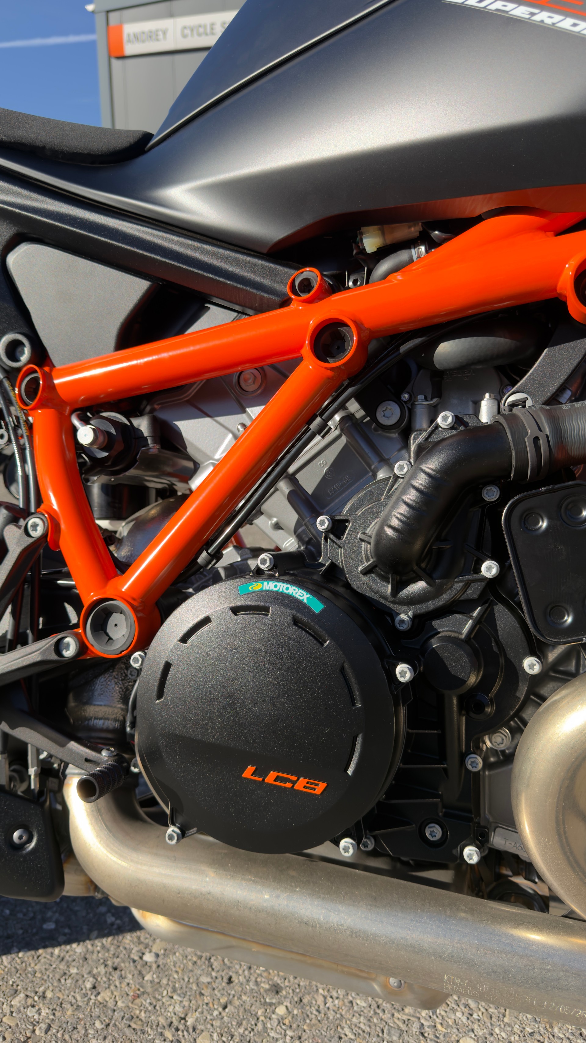 KTM 1390 Super Duke R EVO-image-5