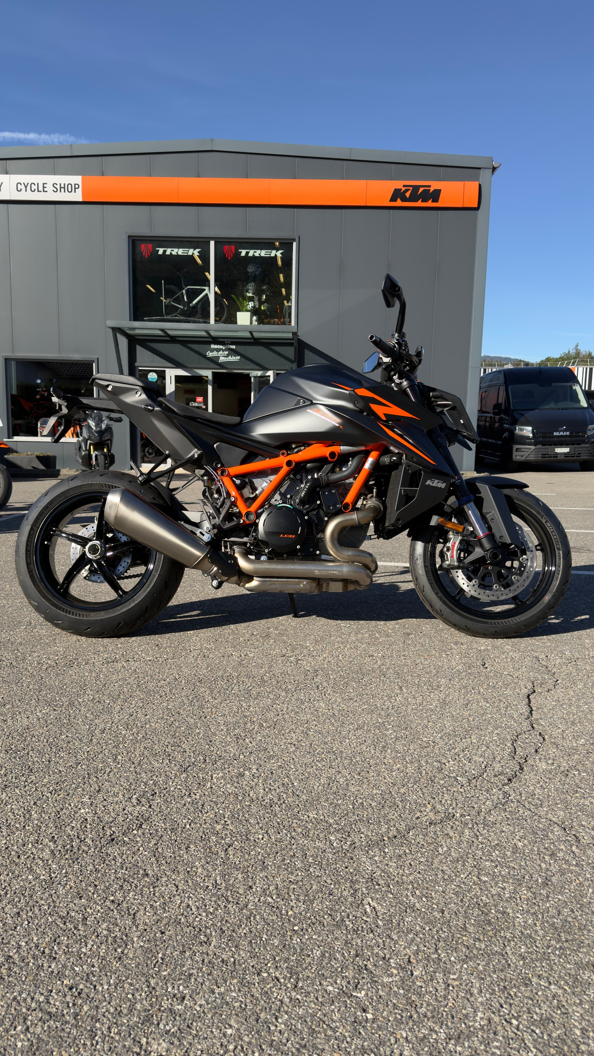 KTM 1390 Super Duke R EVO-image-1