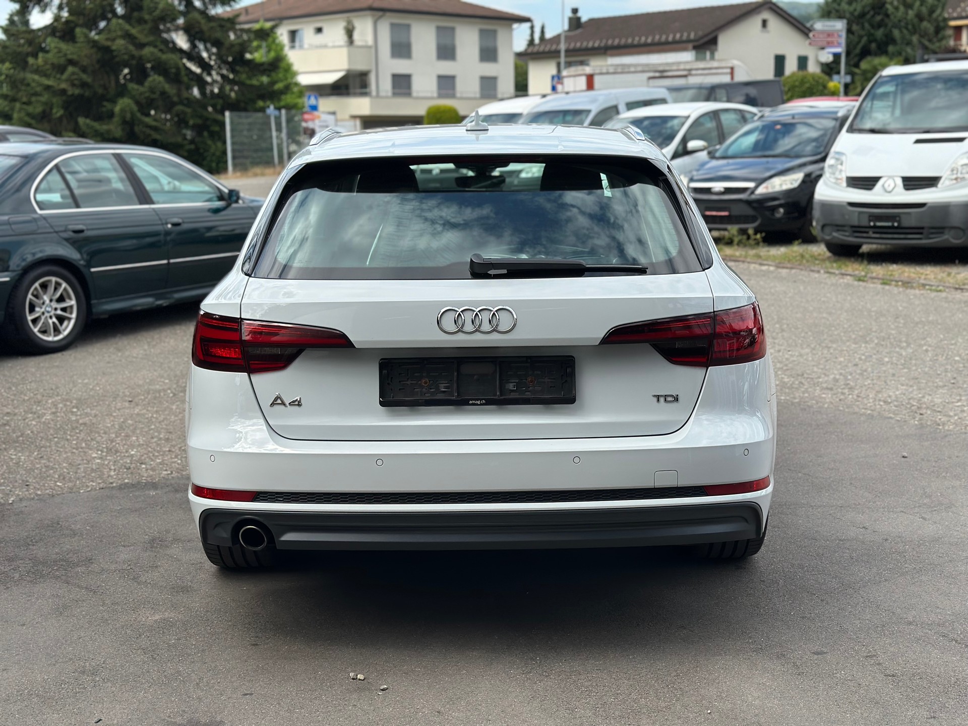 AUDI A4 Avant 2.0 TDI S-tronic-image-5