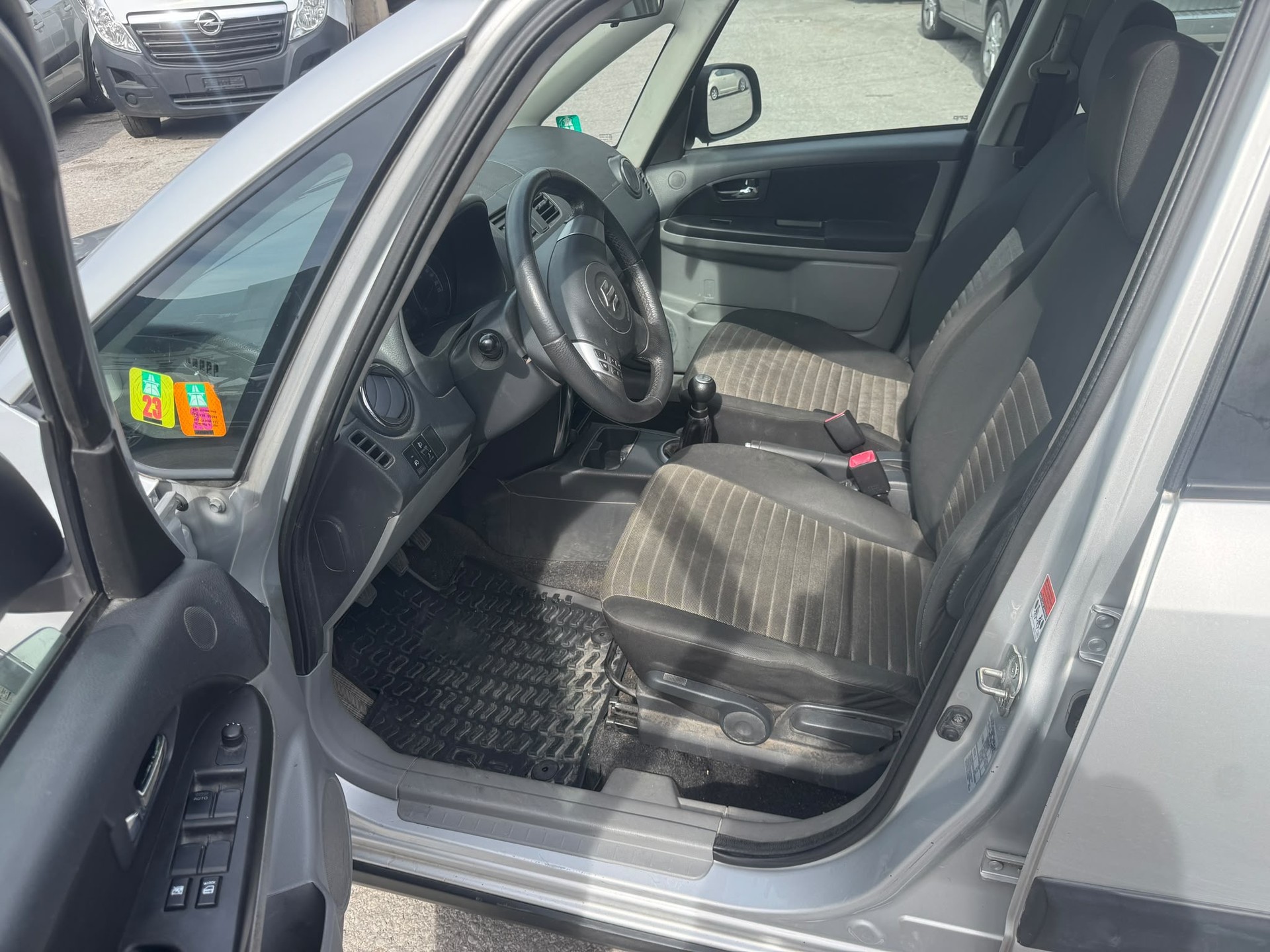 SUZUKI SX4 1.6 16V GL Top Barry 4WD-image-5