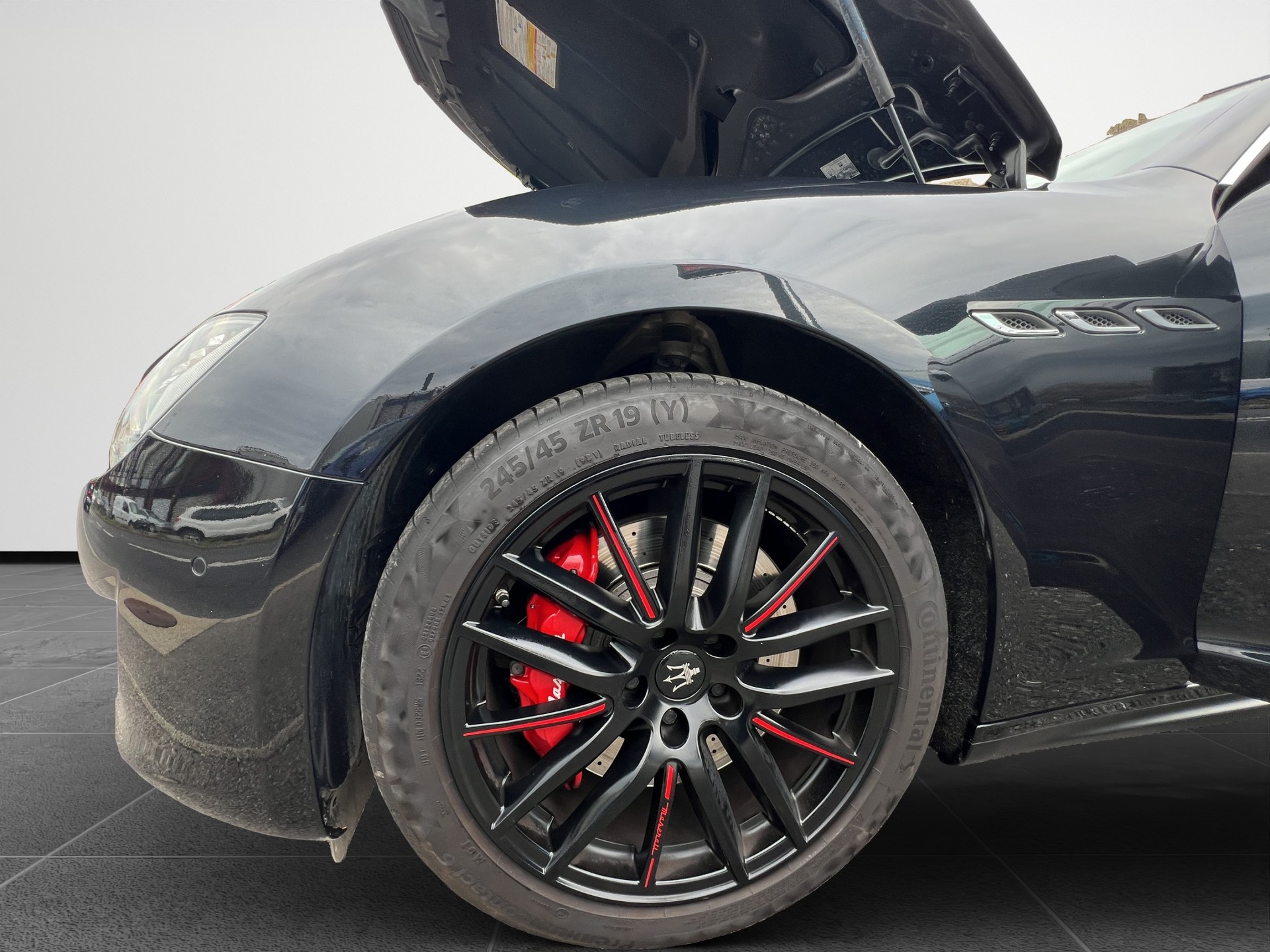 MASERATI Ghibli 3.0 V6 S GranSport Q4-image-18