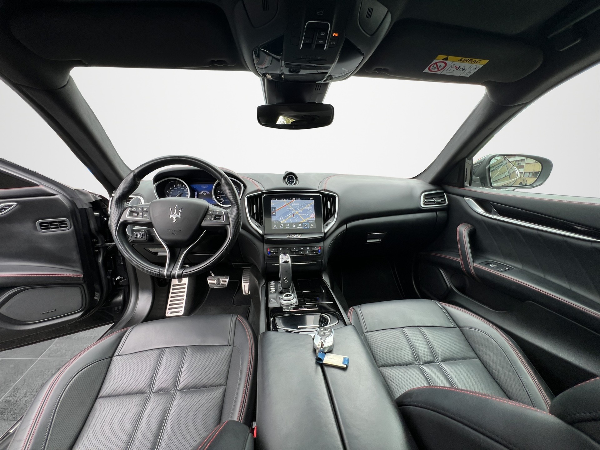 MASERATI Ghibli 3.0 V6 S GranSport Q4-image-12