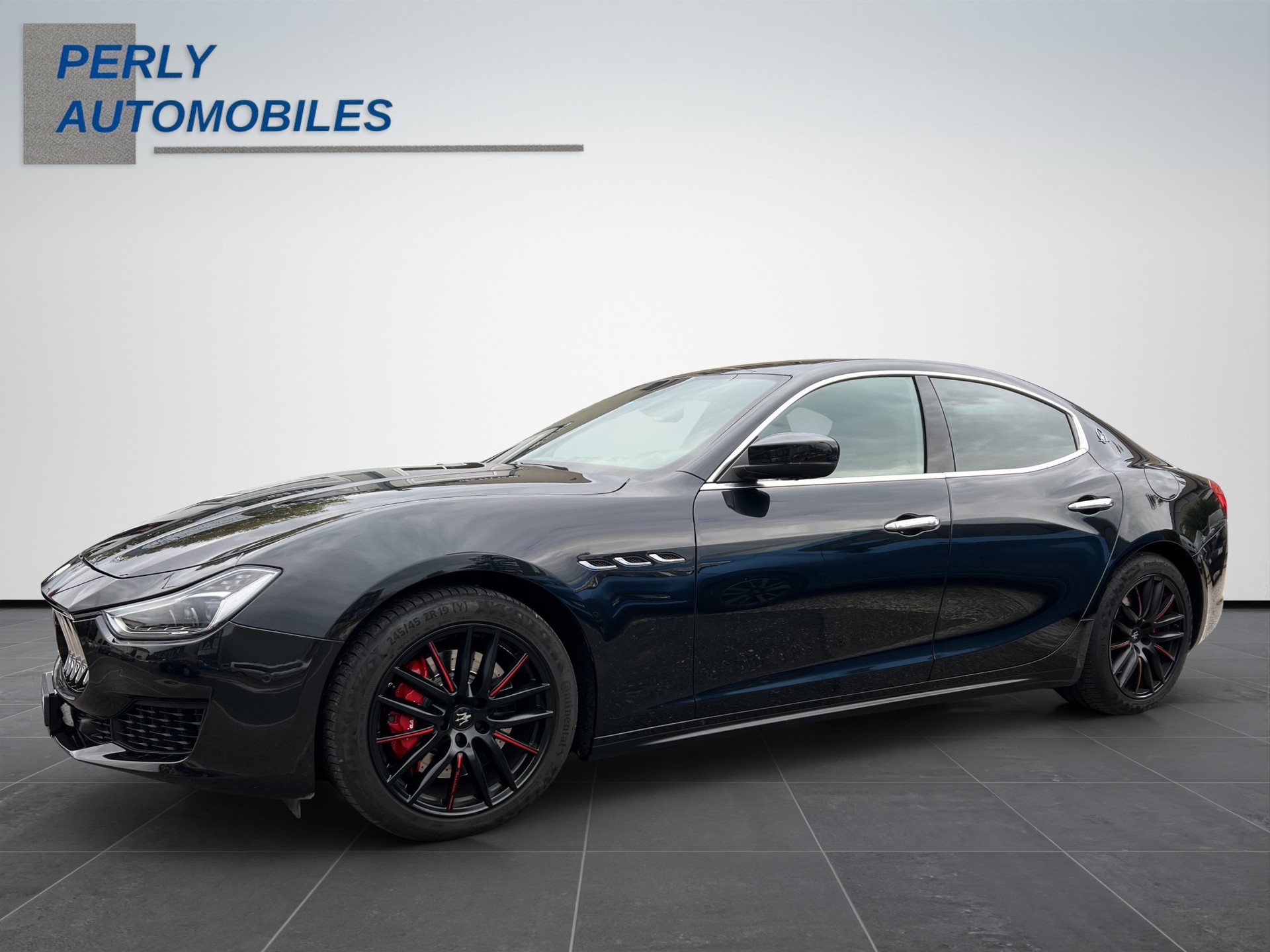 MASERATI Ghibli 3.0 V6 S GranSport Q4-showroom-element-1