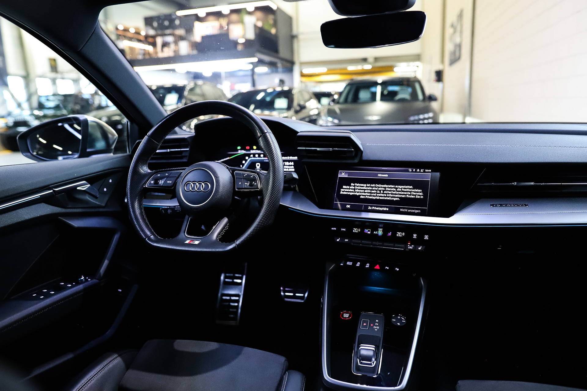AUDI S3 Limousine 2.0 TFSI quattro S-tronic-image-12