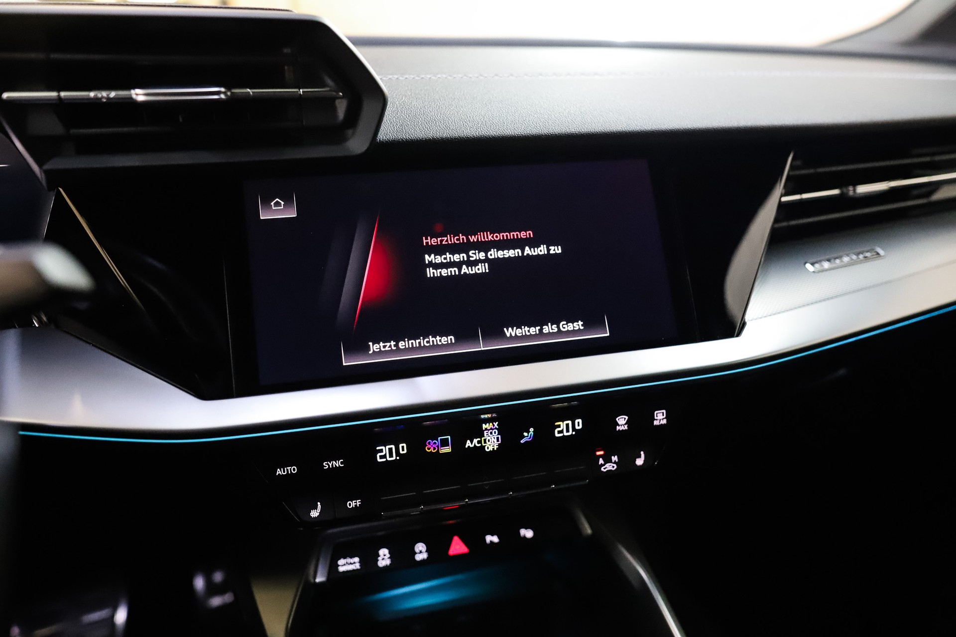 AUDI S3 Limousine 2.0 TFSI quattro S-tronic-image-9
