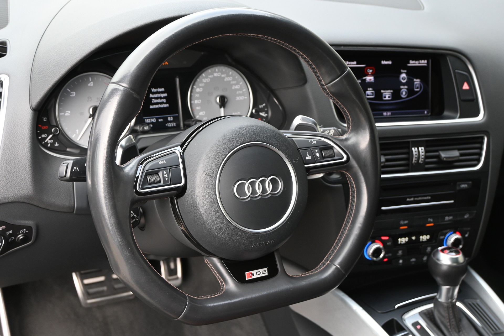 AUDI SQ5 3.0 V6 TDI quattro tiptronic 313PS-image-16