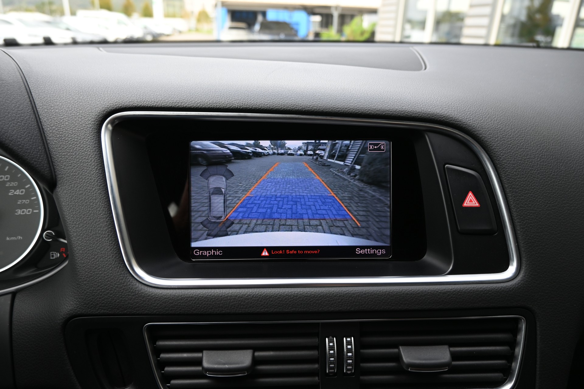 AUDI SQ5 3.0 V6 TDI quattro tiptronic 313PS-image-24