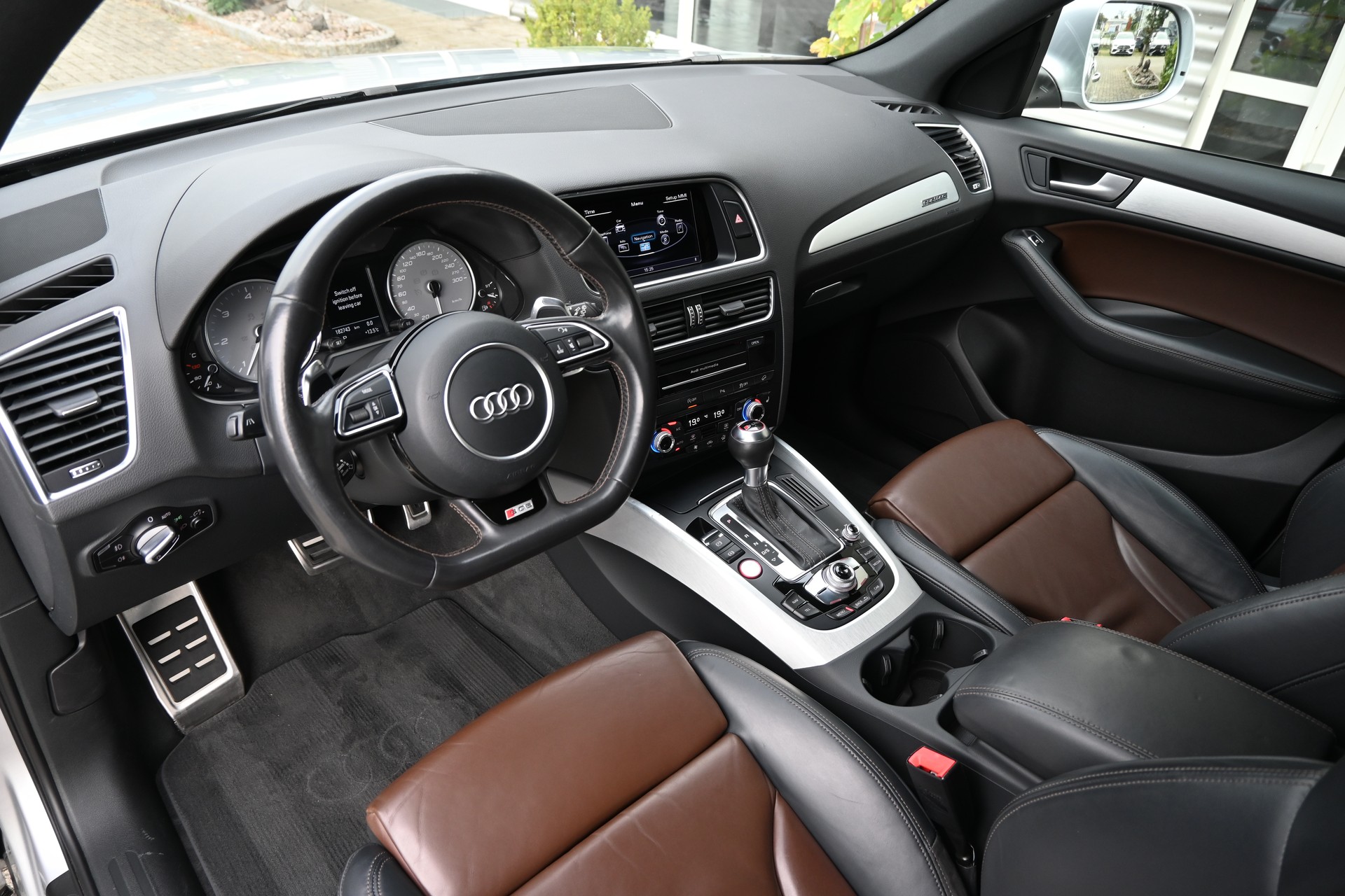 AUDI SQ5 3.0 V6 TDI quattro tiptronic 313PS-image-9