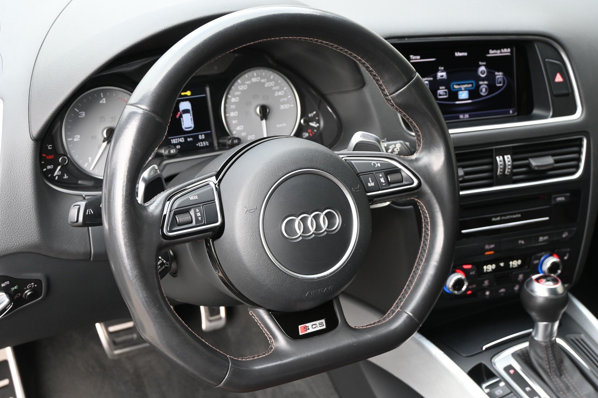 AUDI SQ5 3.0 V6 TDI quattro tiptronic 313PS-image-14
