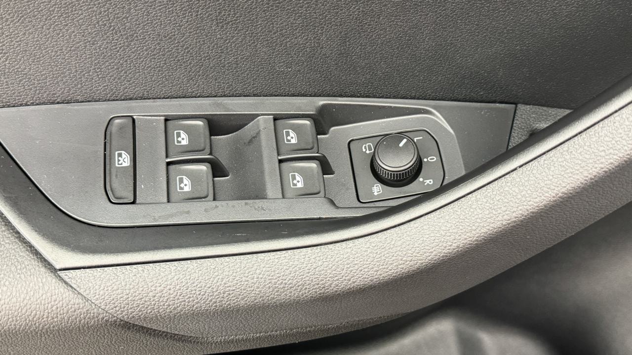 SKODA Karoq 1.5 TSI SportLine DSG-image-8
