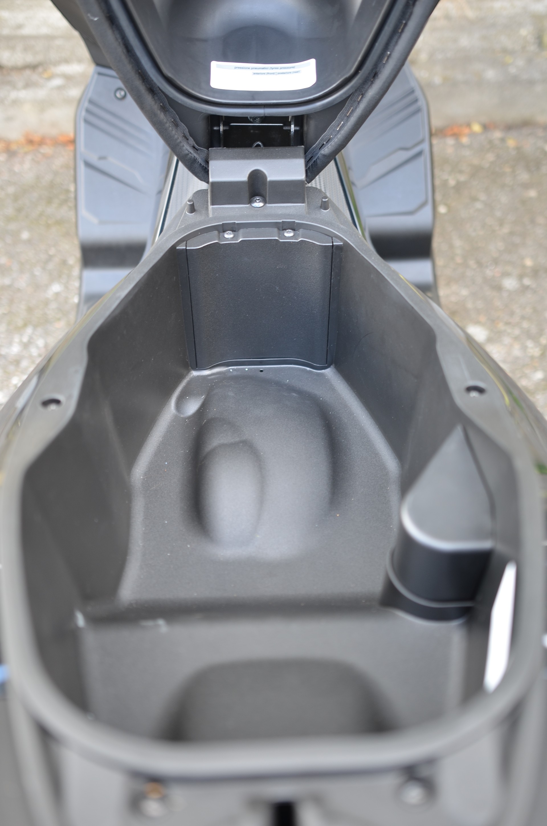 APRILIA SR 125 GT ABS E5+-image-9