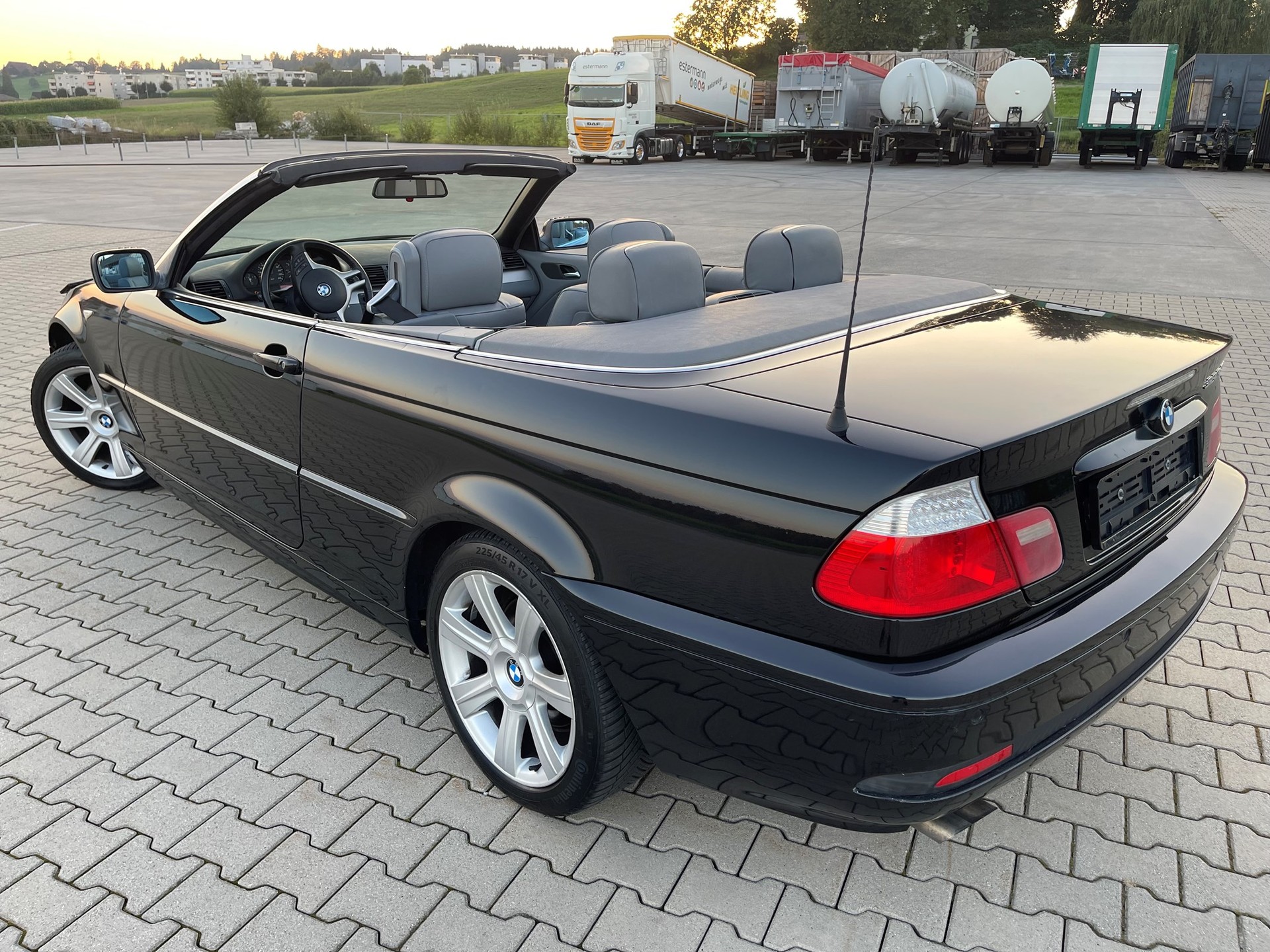BMW 320Ci Cabriolet-image-3