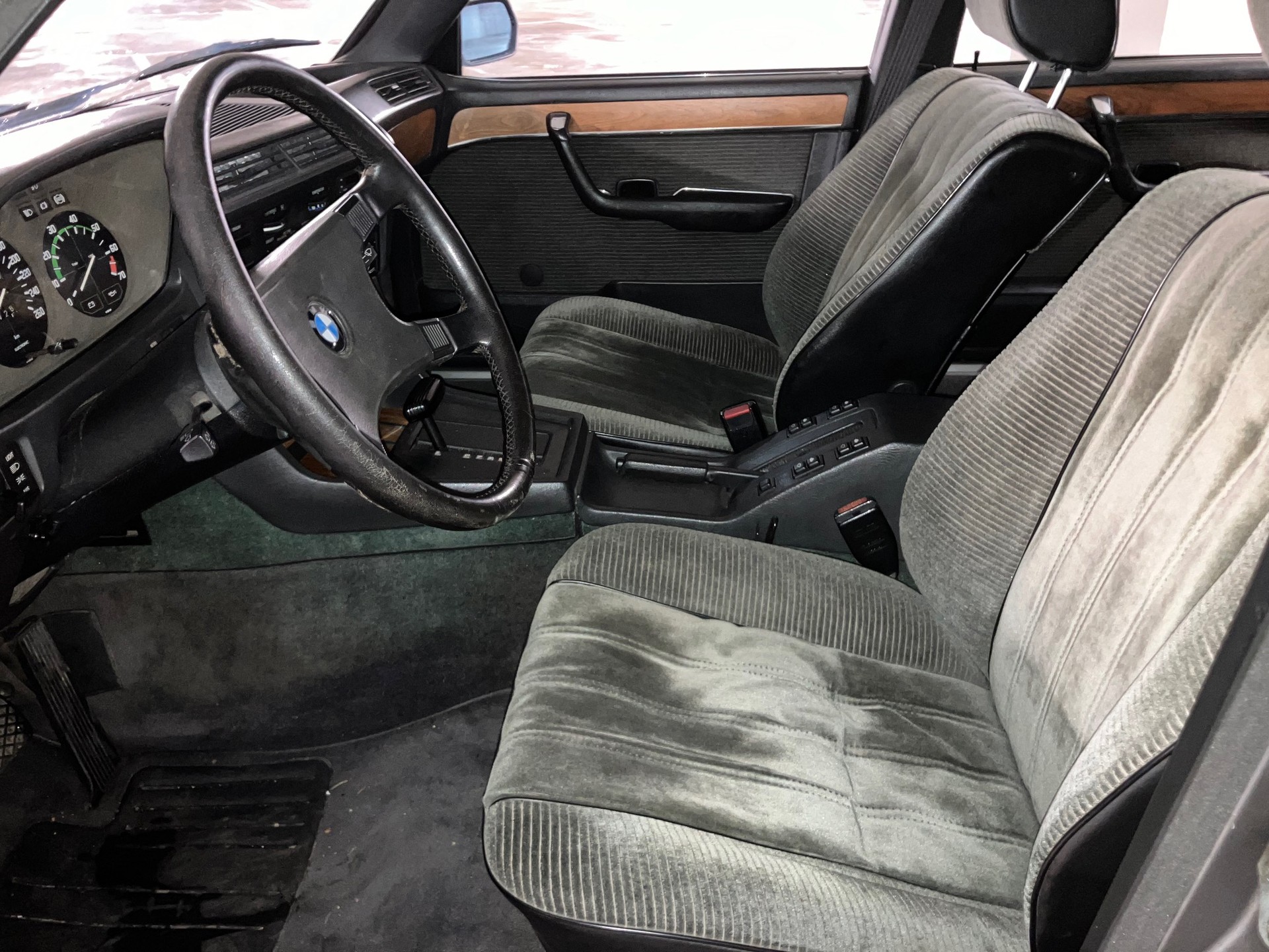 BMW 745i Automat e23 Veteran-image-6