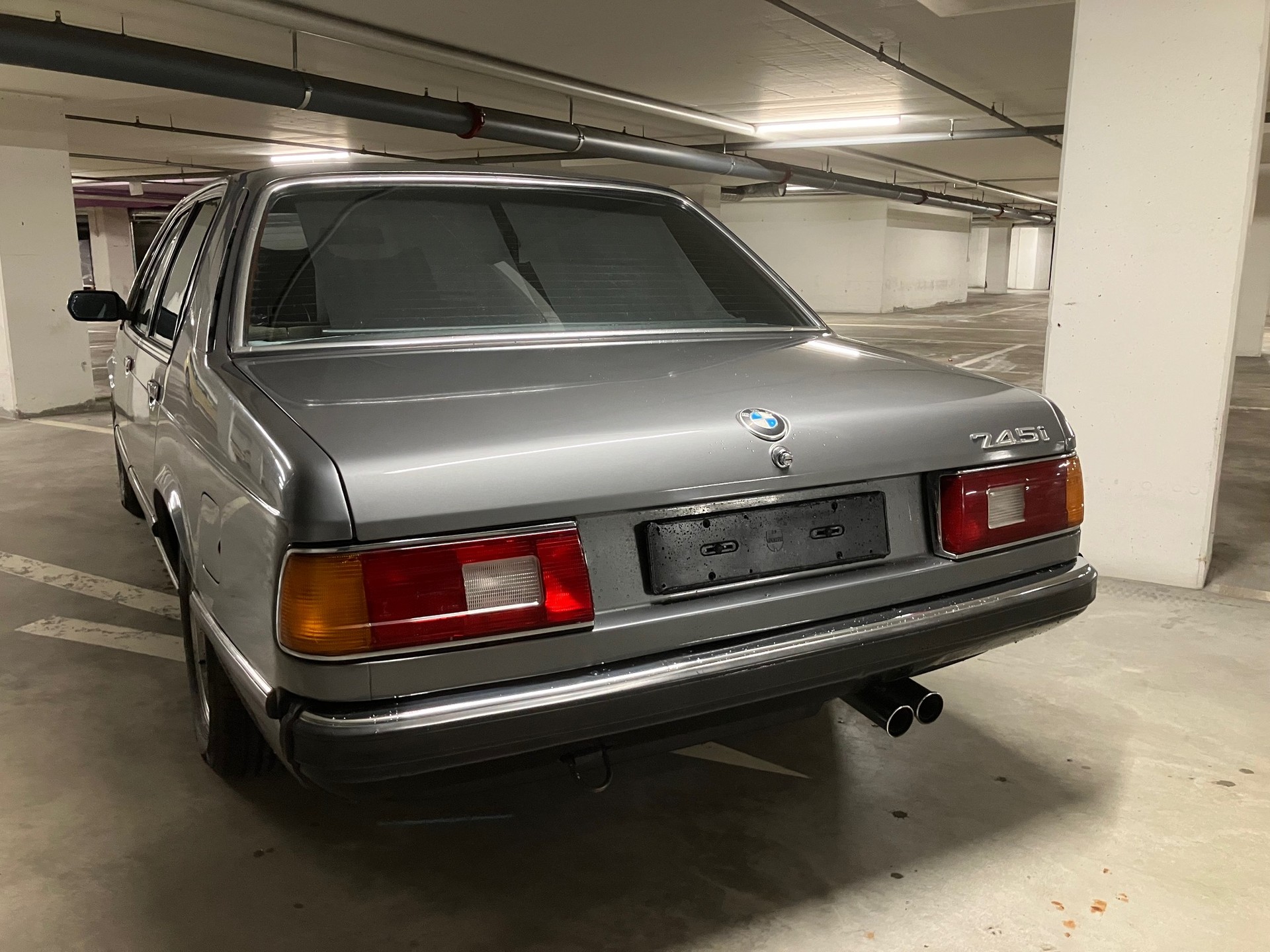 BMW 745i Automat e23 Veteran-image-4