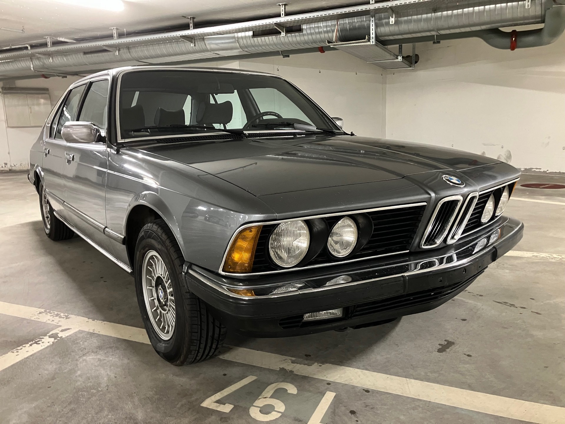 BMW 745i Automat e23 Veteran-image-1