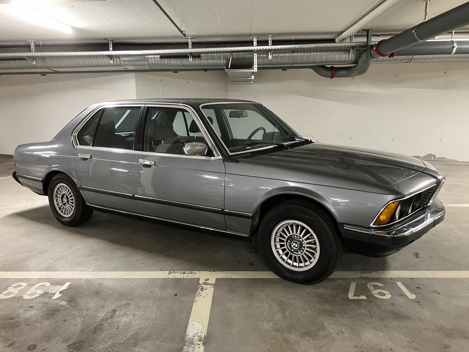 BMW 745i Automat e23 Veteran