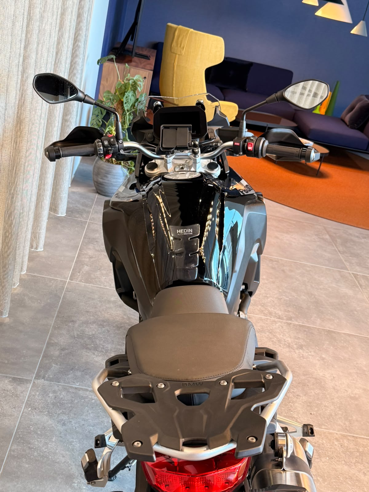 BMW F 800 GS Triple Black mit 35 kW und Tieferlegung ab Werk-image-5