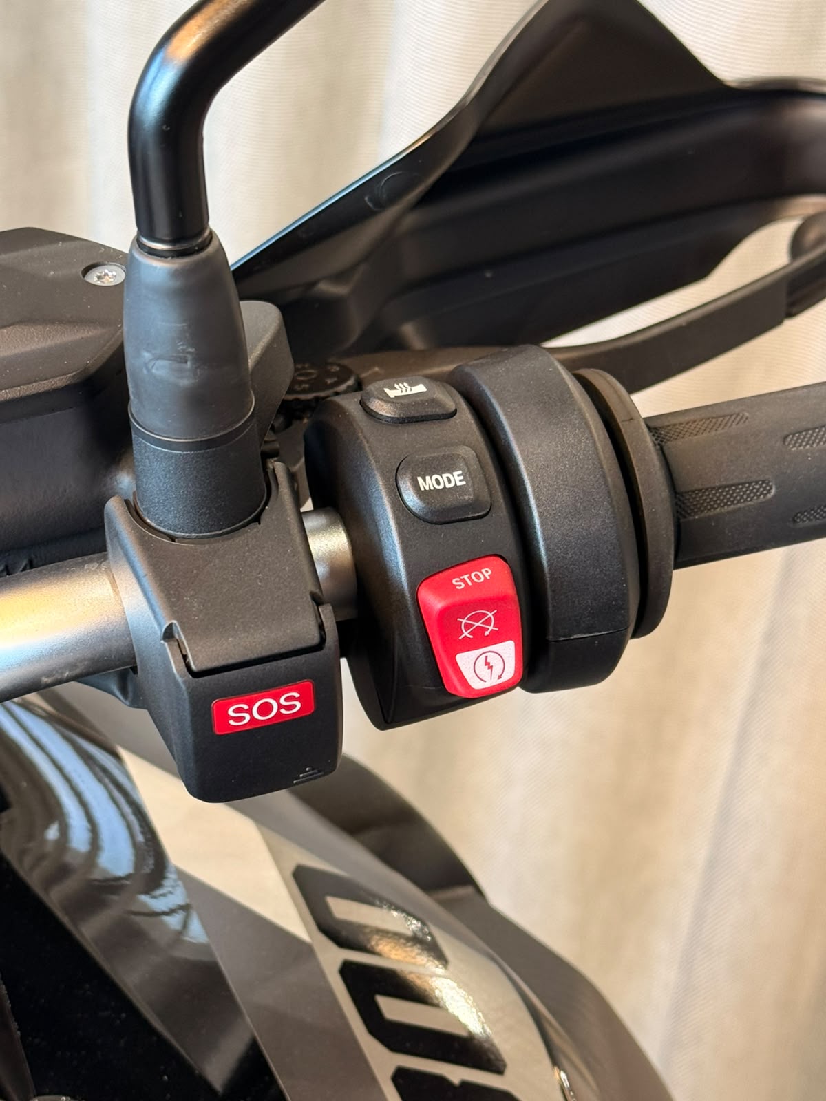 BMW F 800 GS Triple Black mit 35 kW und Tieferlegung ab Werk-image-7