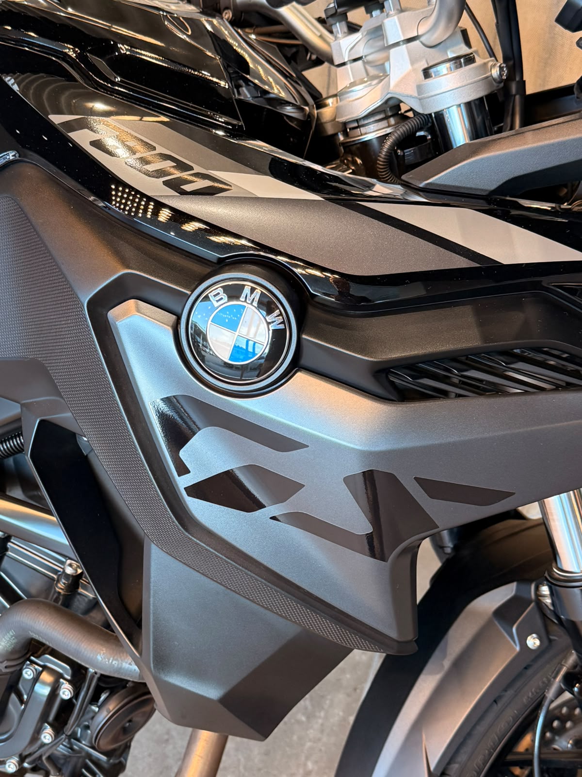 BMW F 800 GS Triple Black mit 35 kW und Tieferlegung ab Werk-image-6