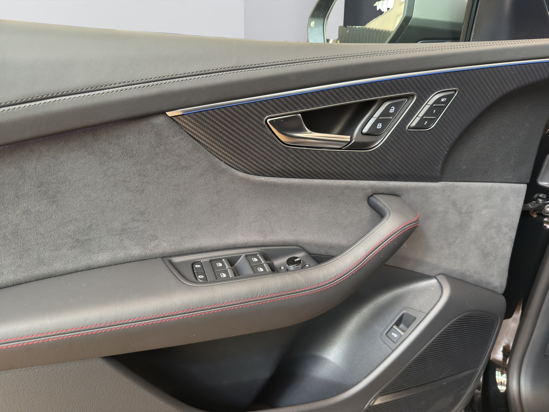 AUDI RSQ8 Performance/Keramik/Carbon/305 kmh-image-12