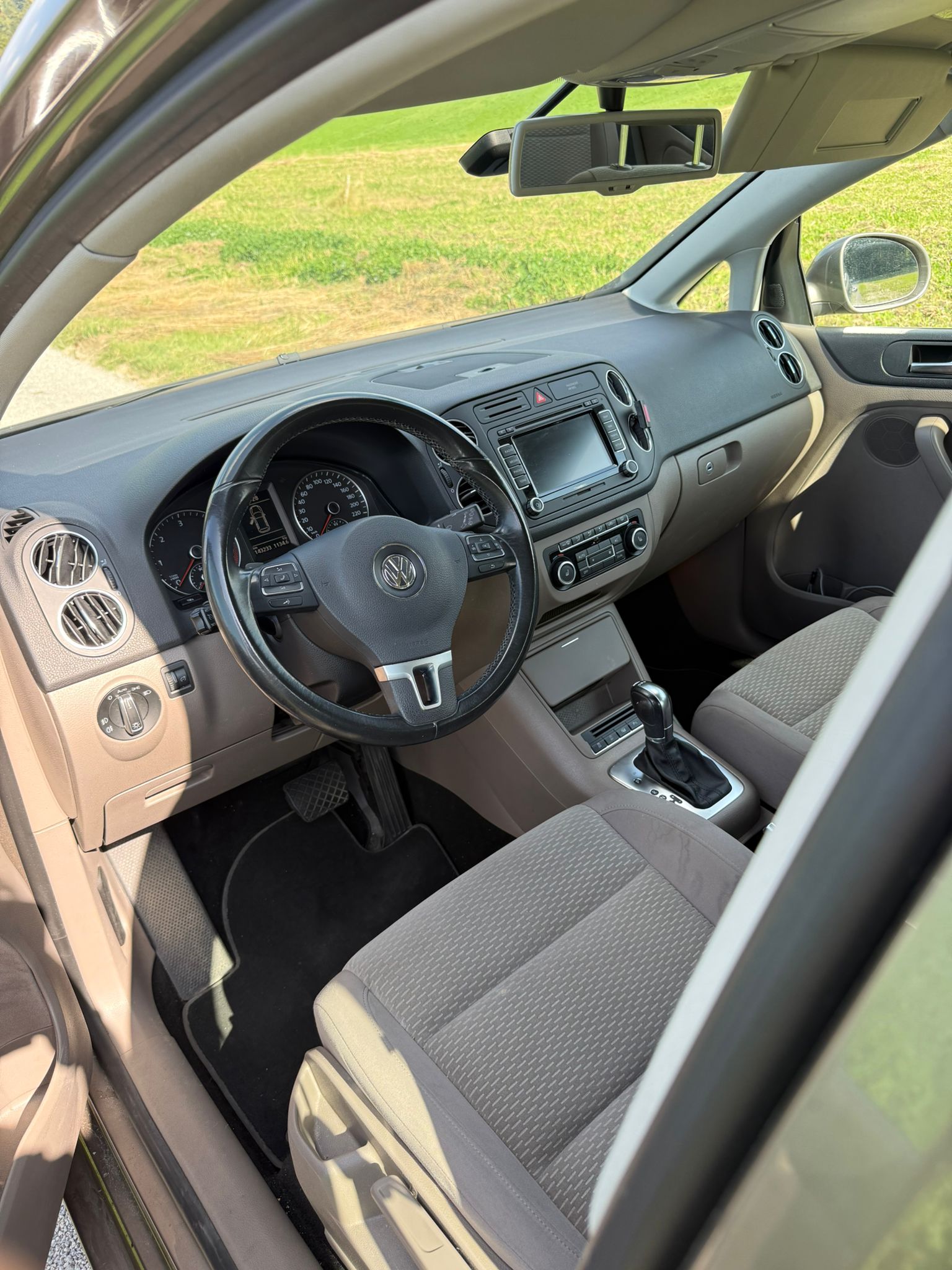 VW Golf Plus 1.6 TDI BMT Comfortline DSG-image-5