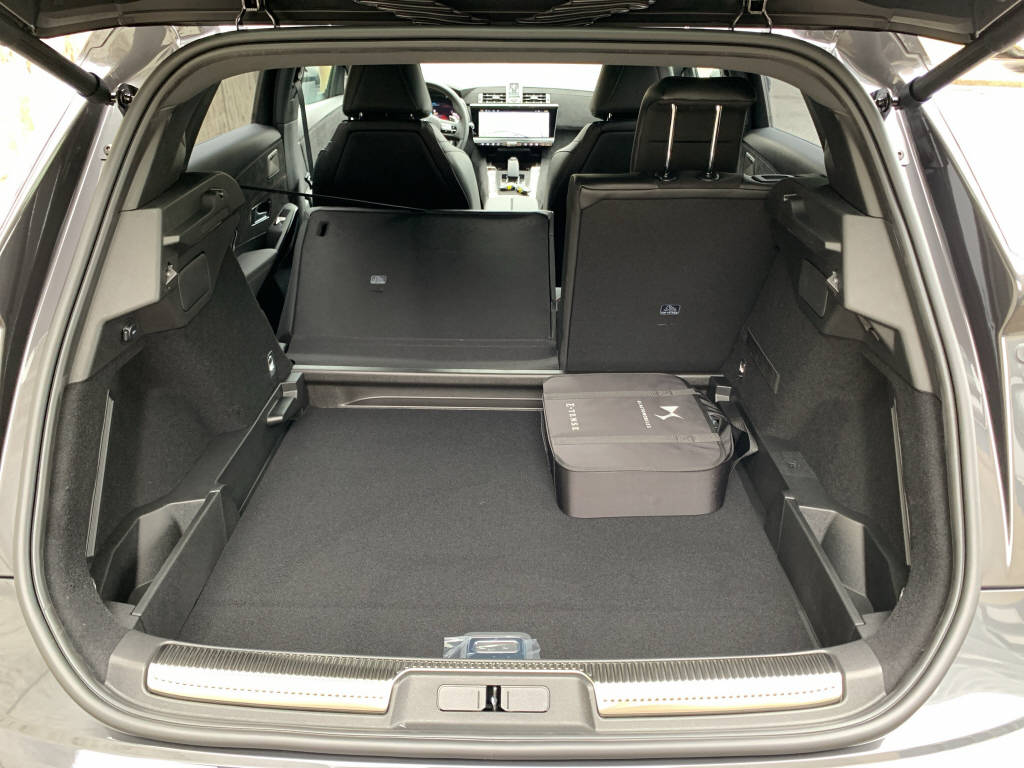DS AUTOMOBILES DS7 E-Tense 300ch 4x4 Ligne Noire-image-11