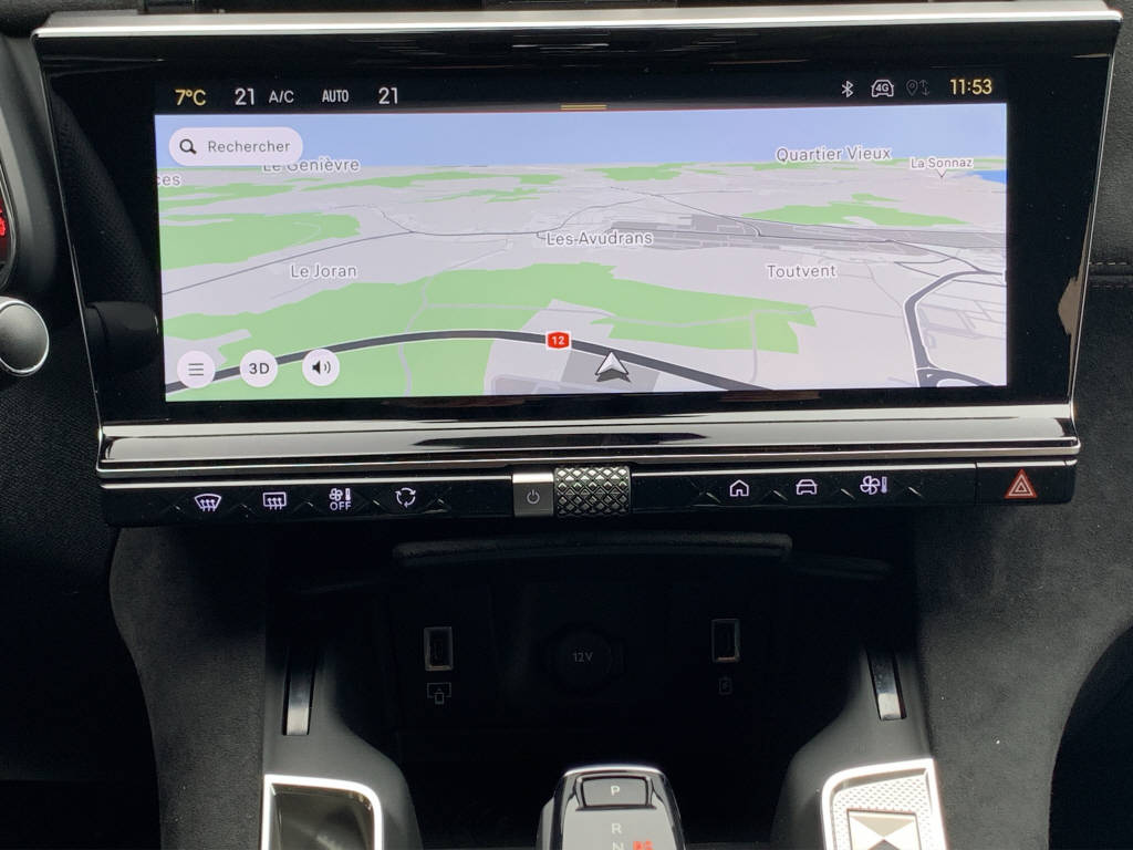 DS AUTOMOBILES DS7 E-Tense 300ch 4x4 Ligne Noire-image-8