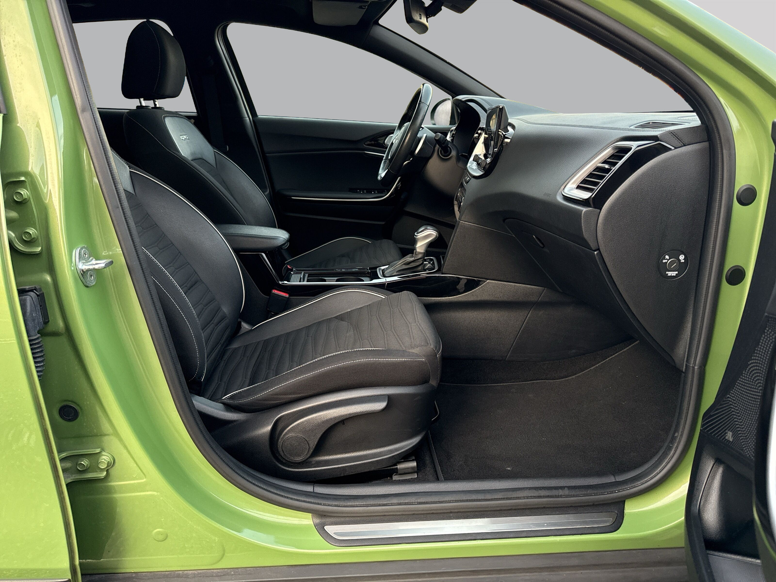 KIA XCeed 1.6 T-GDi GT-Line-image-12