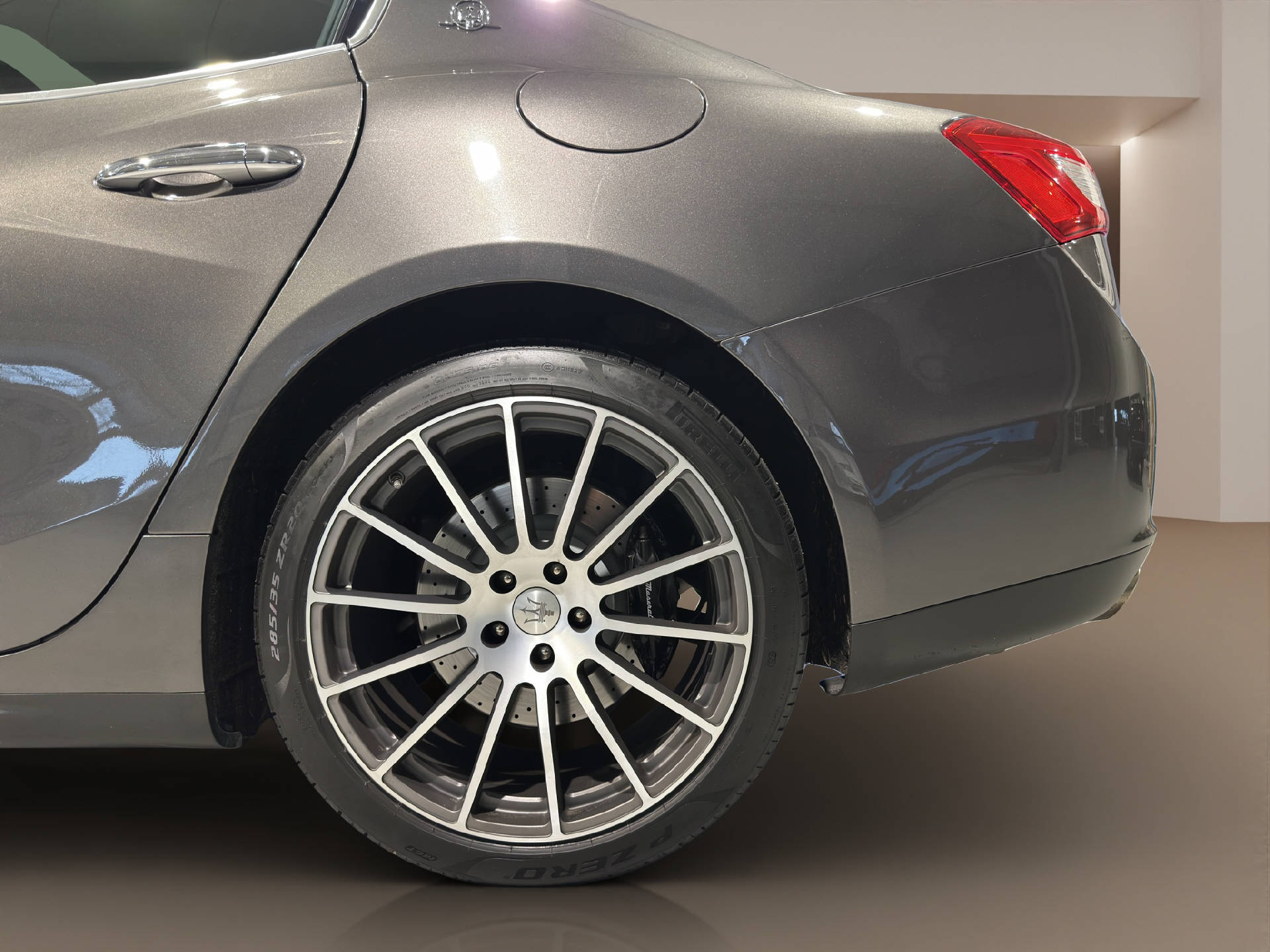 MASERATI Ghibli 3.0 V6 S Q4-image-21