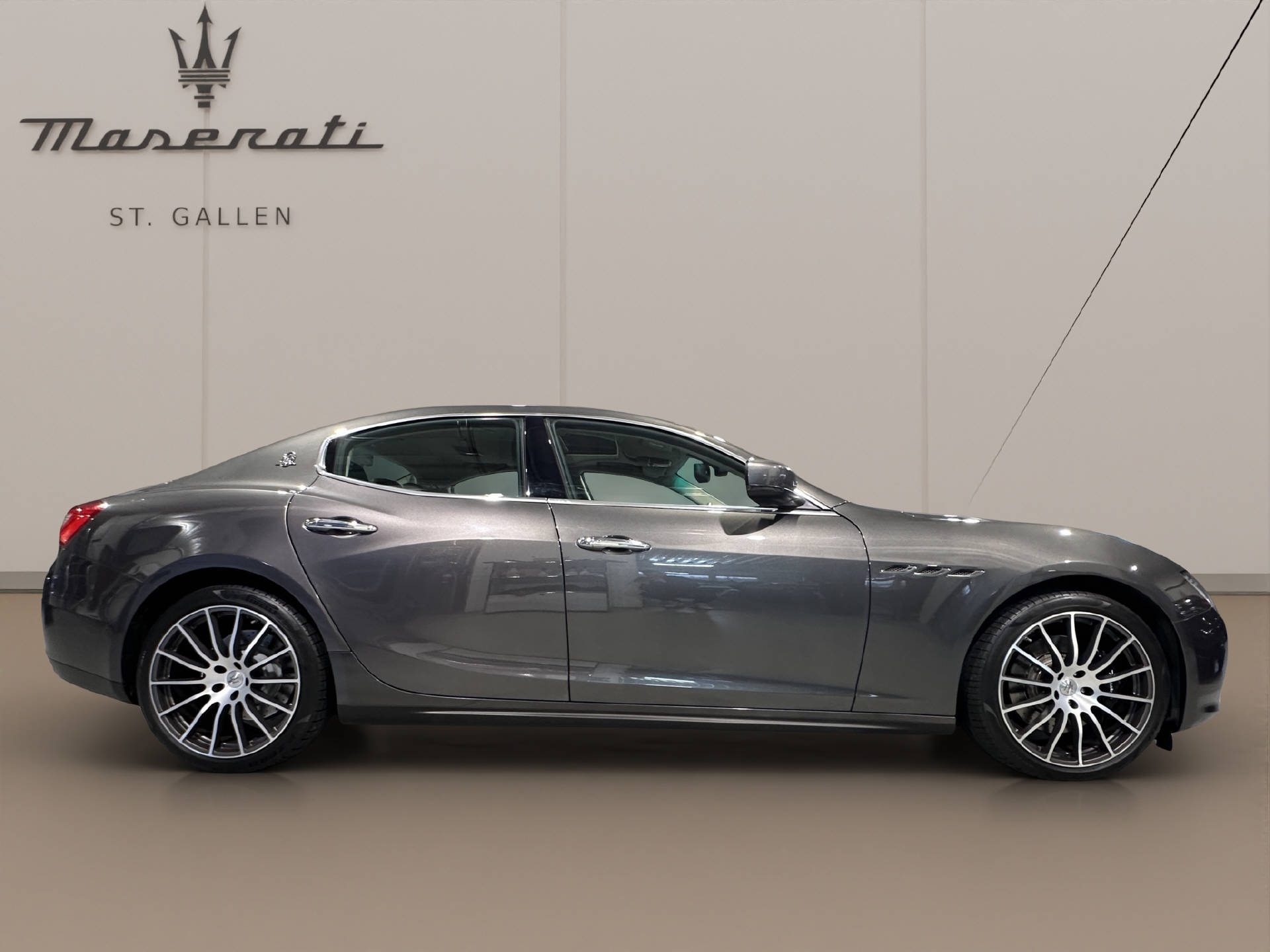 MASERATI Ghibli 3.0 V6 S Q4-showroom-element-3