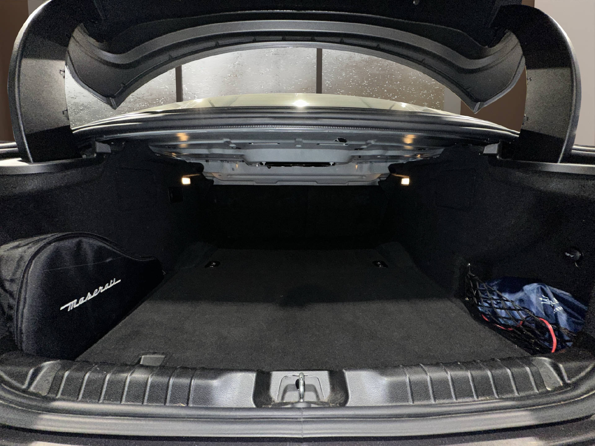 MASERATI Ghibli 3.0 V6 S Q4-image-17