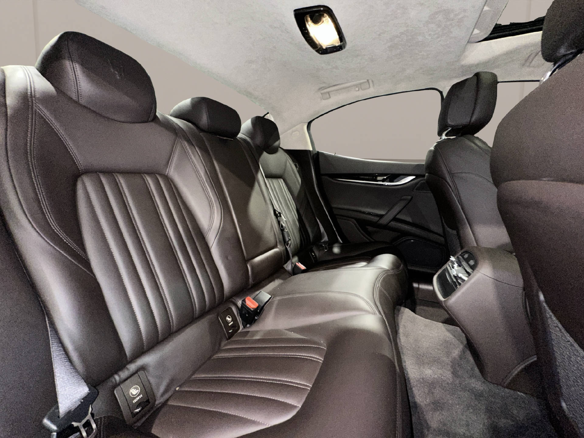 MASERATI Ghibli 3.0 V6 S Q4-image-16